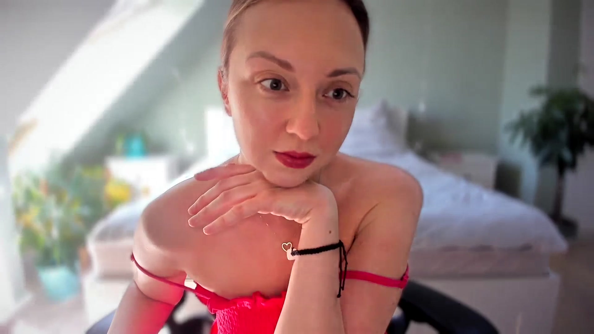 Gallery image thumbnail from AliceSmiley's myfreecams stream on, 04/12/2024, 10:55 image 9 of 20