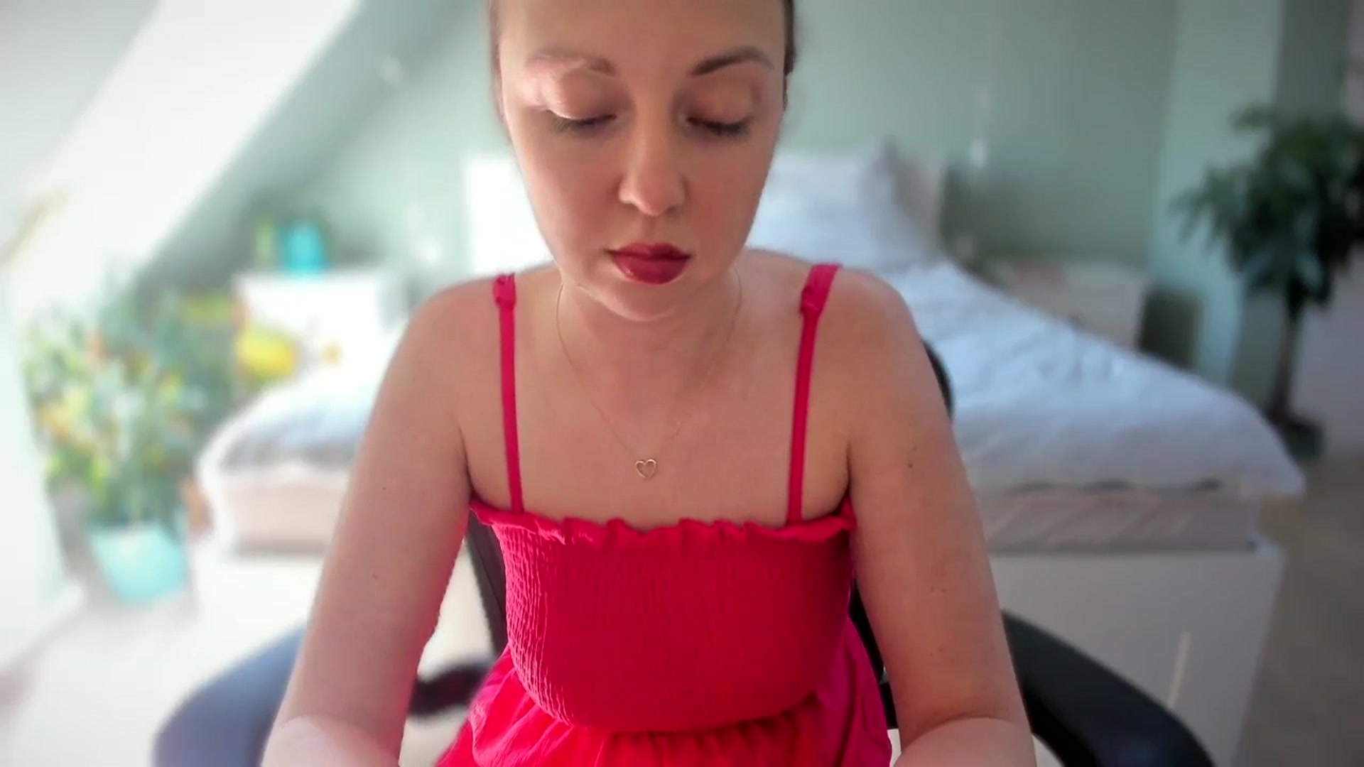Gallery image thumbnail from AliceSmiley's myfreecams stream on, 04/12/2024, 10:55 image 5 of 20