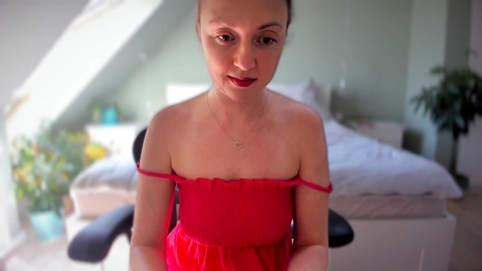 Gallery image thumbnail from AliceSmiley's myfreecams stream on, 04/12/2024, 10:55 image 13 of 20