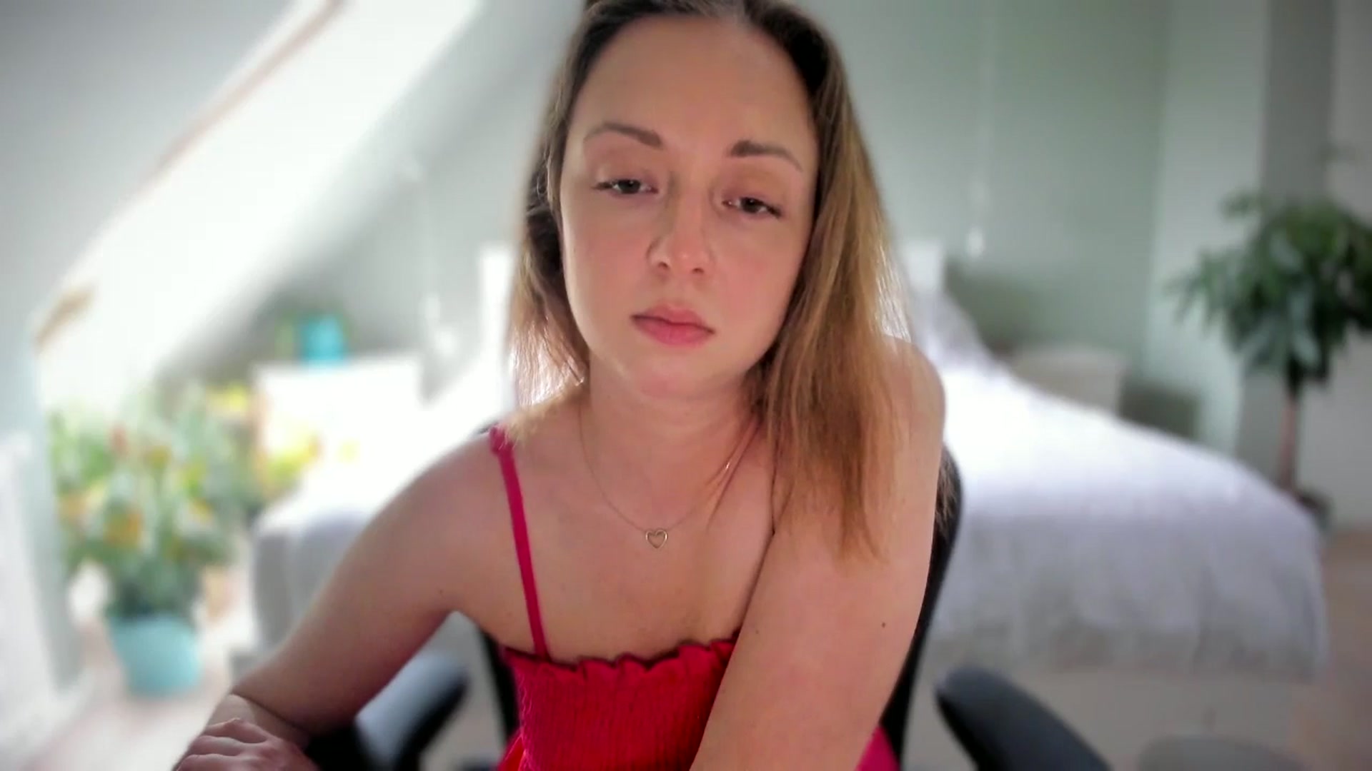 Gallery image thumbnail from AliceSmiley's myfreecams stream on, 04/16/2024, 10:20 image 7 of 20