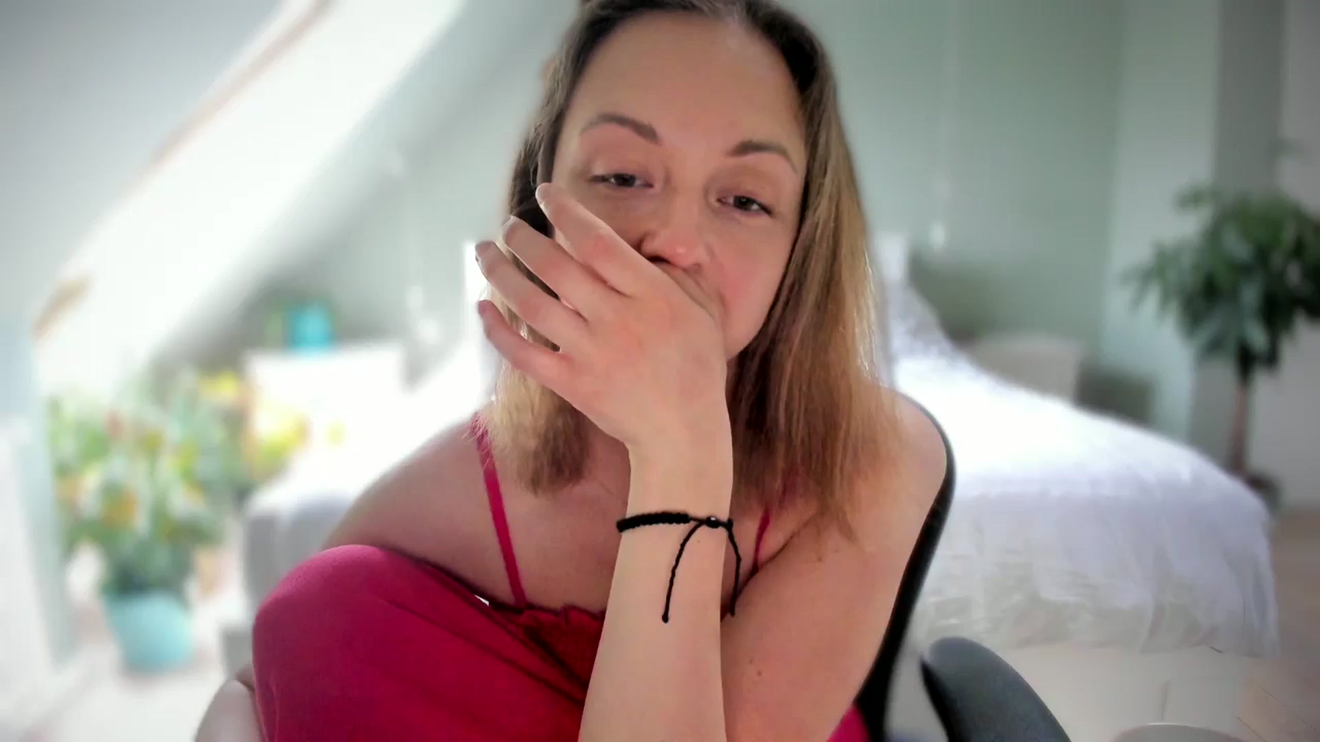 Gallery image thumbnail from AliceSmiley's myfreecams stream on, 04/16/2024, 10:20 image 9 of 20