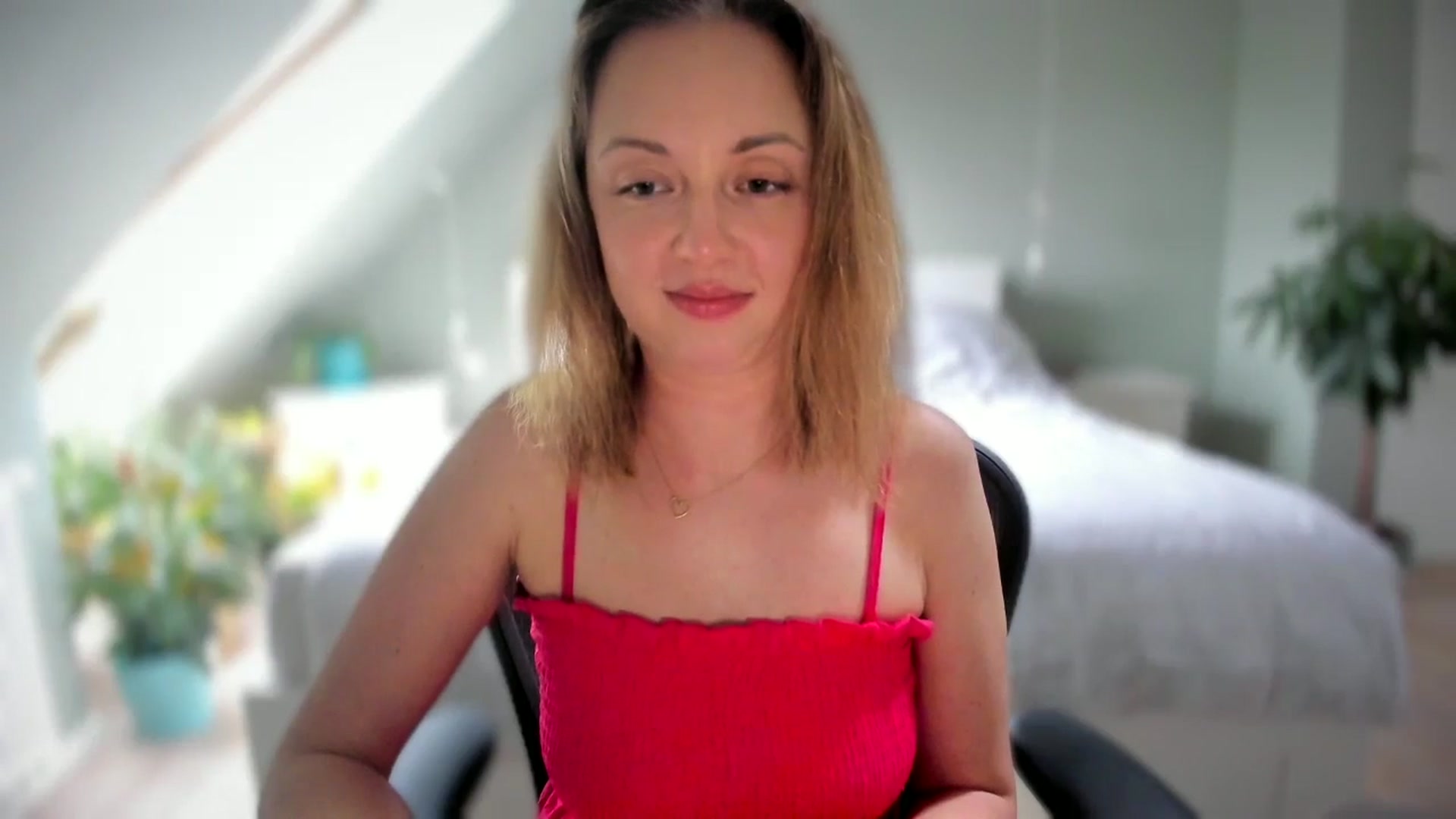 Gallery image thumbnail from AliceSmiley's myfreecams stream on, 04/16/2024, 10:20 image 2 of 20