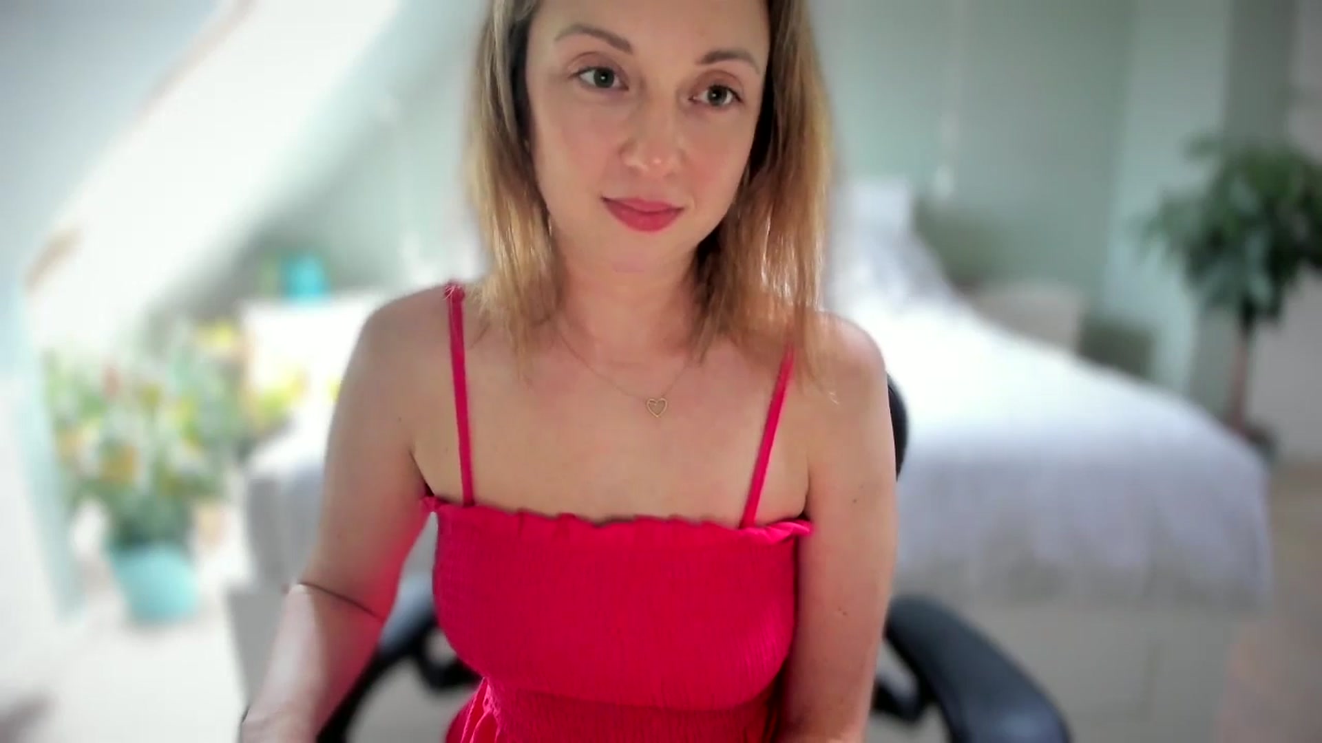 Gallery image thumbnail from AliceSmiley's myfreecams stream on, 04/16/2024, 12:17 image 2 of 20
