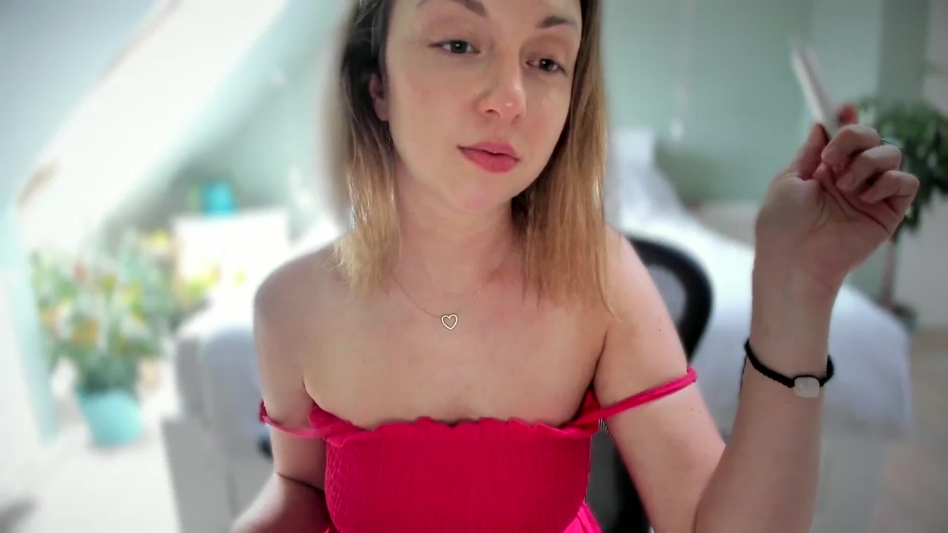 Gallery image thumbnail from AliceSmiley's myfreecams stream on, 04/16/2024, 12:17 image 19 of 20