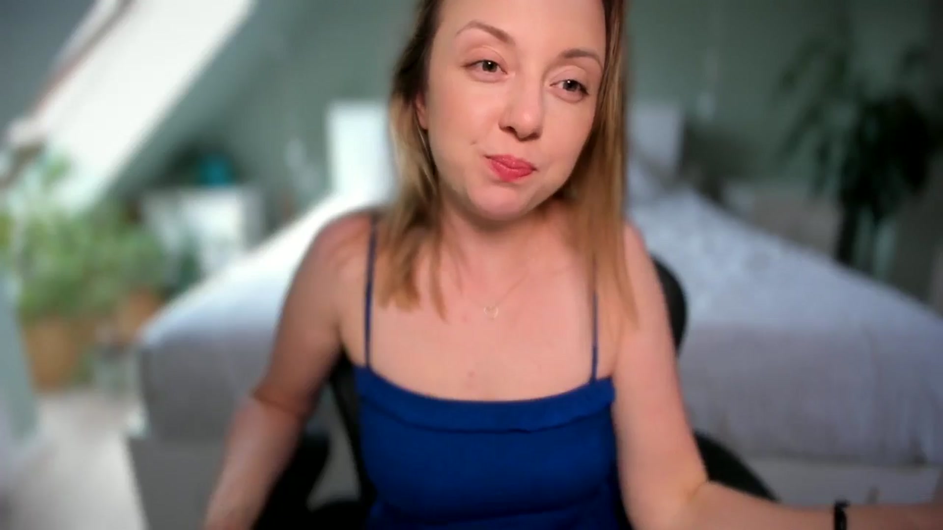 Gallery image thumbnail from AliceSmiley's myfreecams stream on, 06/04/2024, 11:34 image 12 of 20