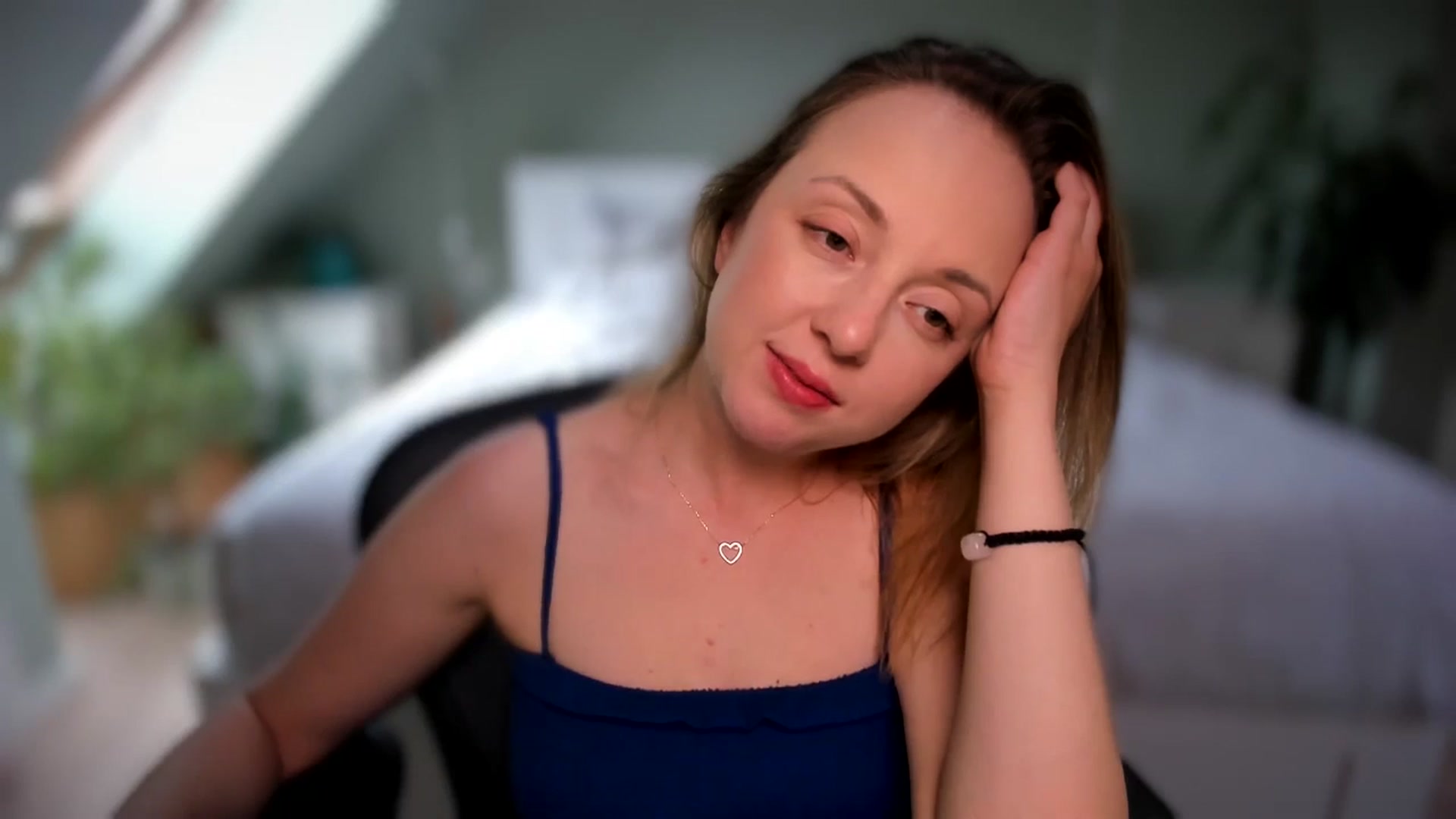 Gallery image thumbnail from AliceSmiley's myfreecams stream on, 06/04/2024, 11:34 image 11 of 20