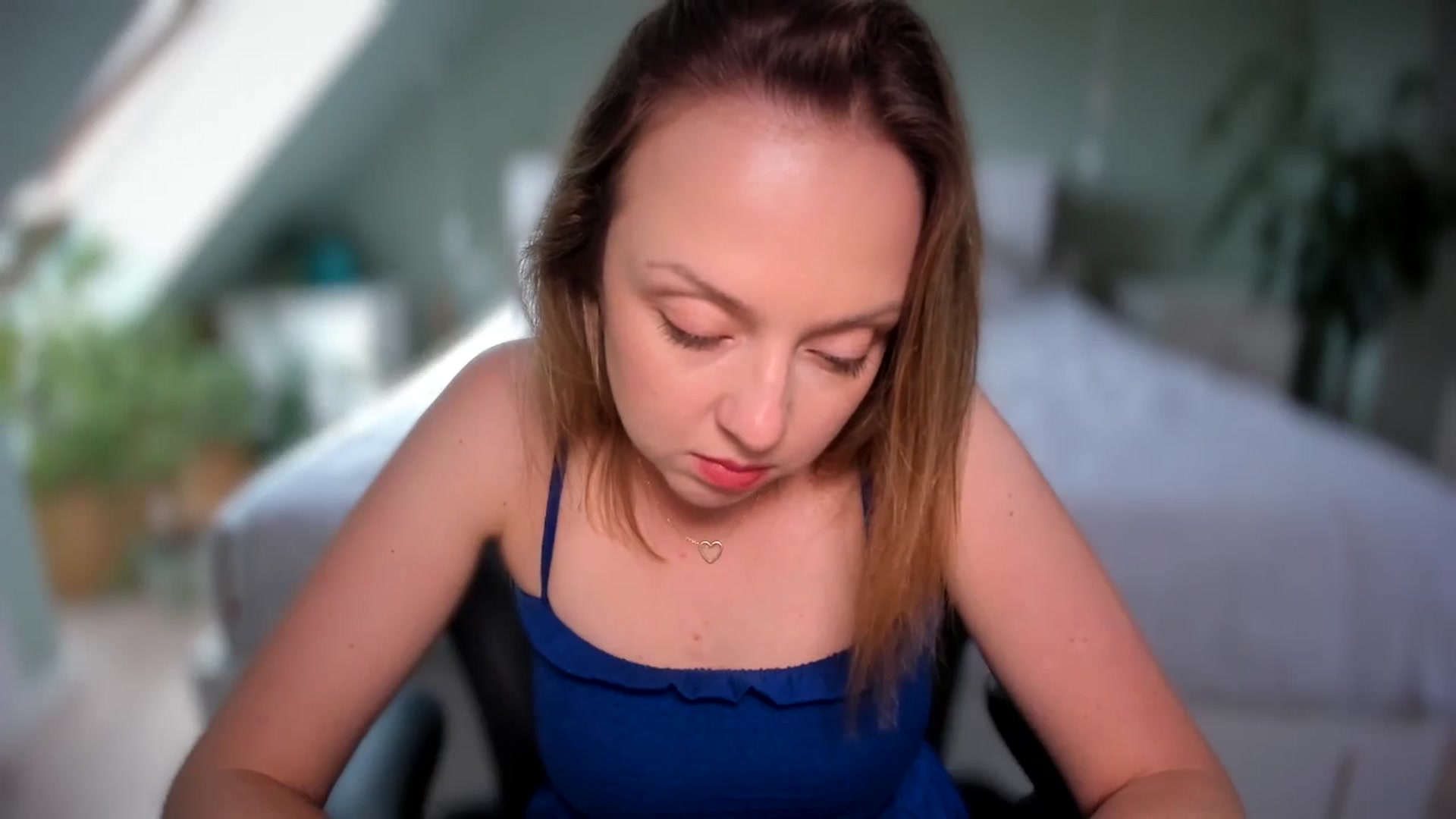 Gallery image thumbnail from AliceSmiley's myfreecams stream on, 06/04/2024, 11:34 image 7 of 20