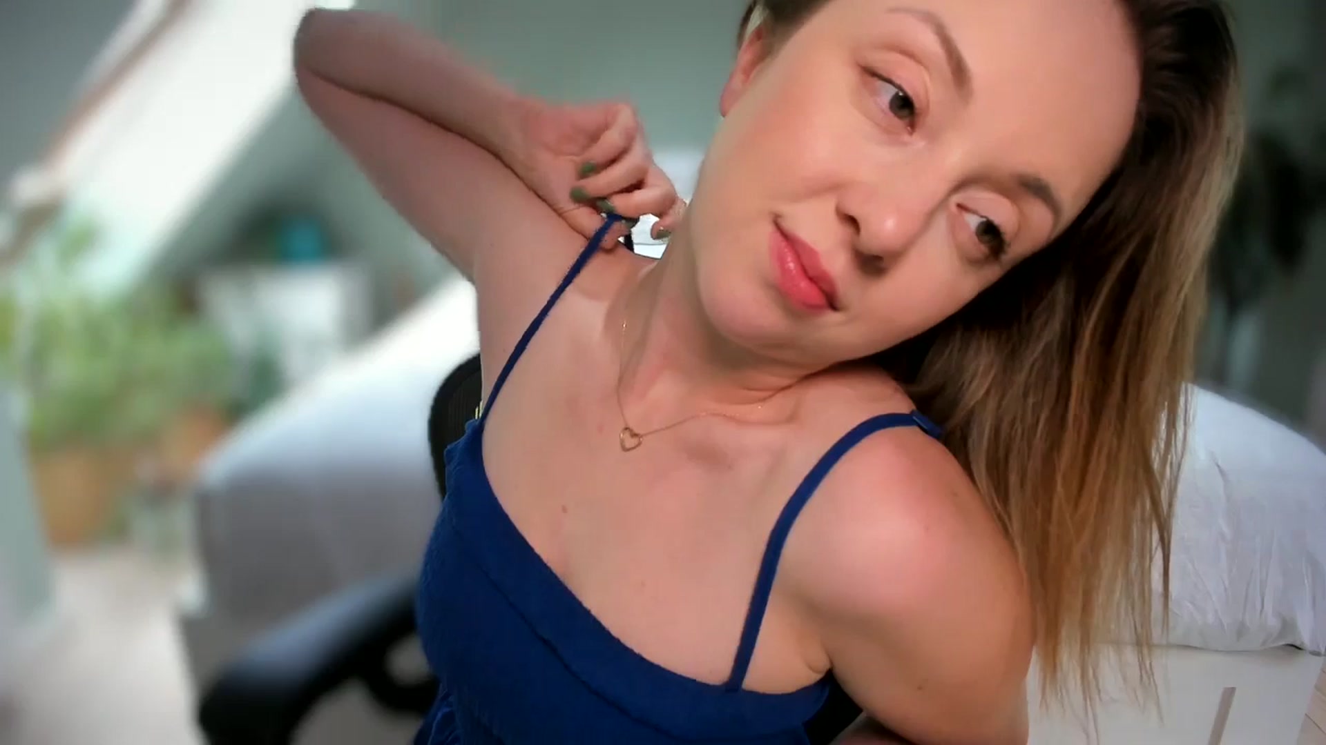 Gallery image thumbnail from AliceSmiley's myfreecams stream on, 06/04/2024, 11:34 image 19 of 20