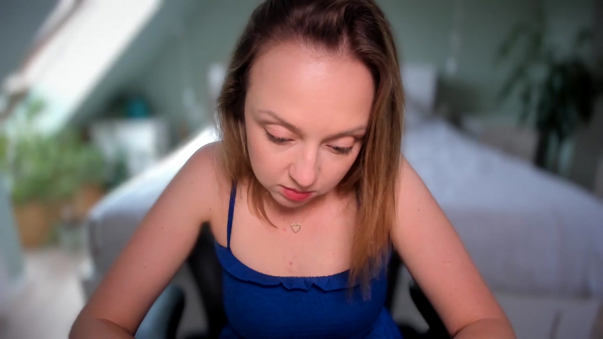 Gallery image thumbnail from AliceSmiley's myfreecams stream on, 06/04/2024, 11:34 image 6 of 20