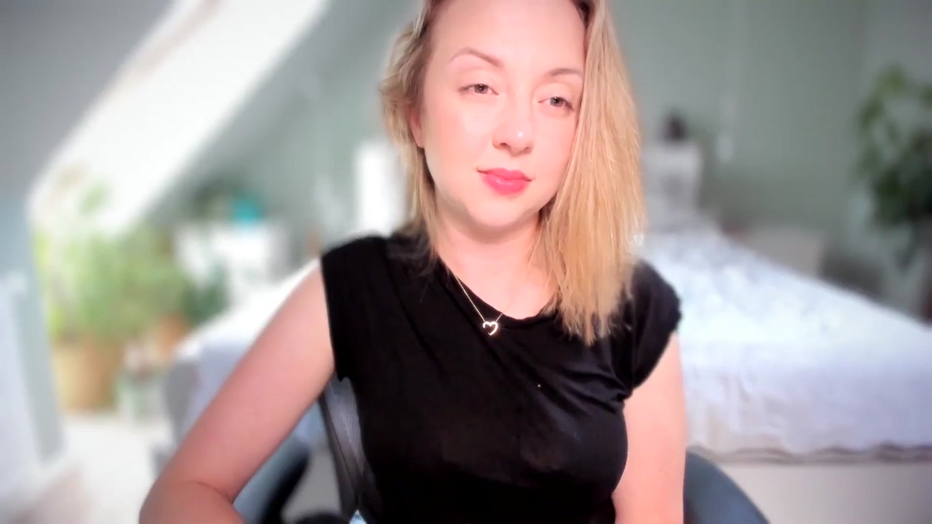 Gallery image thumbnail from AliceSmiley's myfreecams stream on, 06/14/2024, 11:15 image 9 of 20
