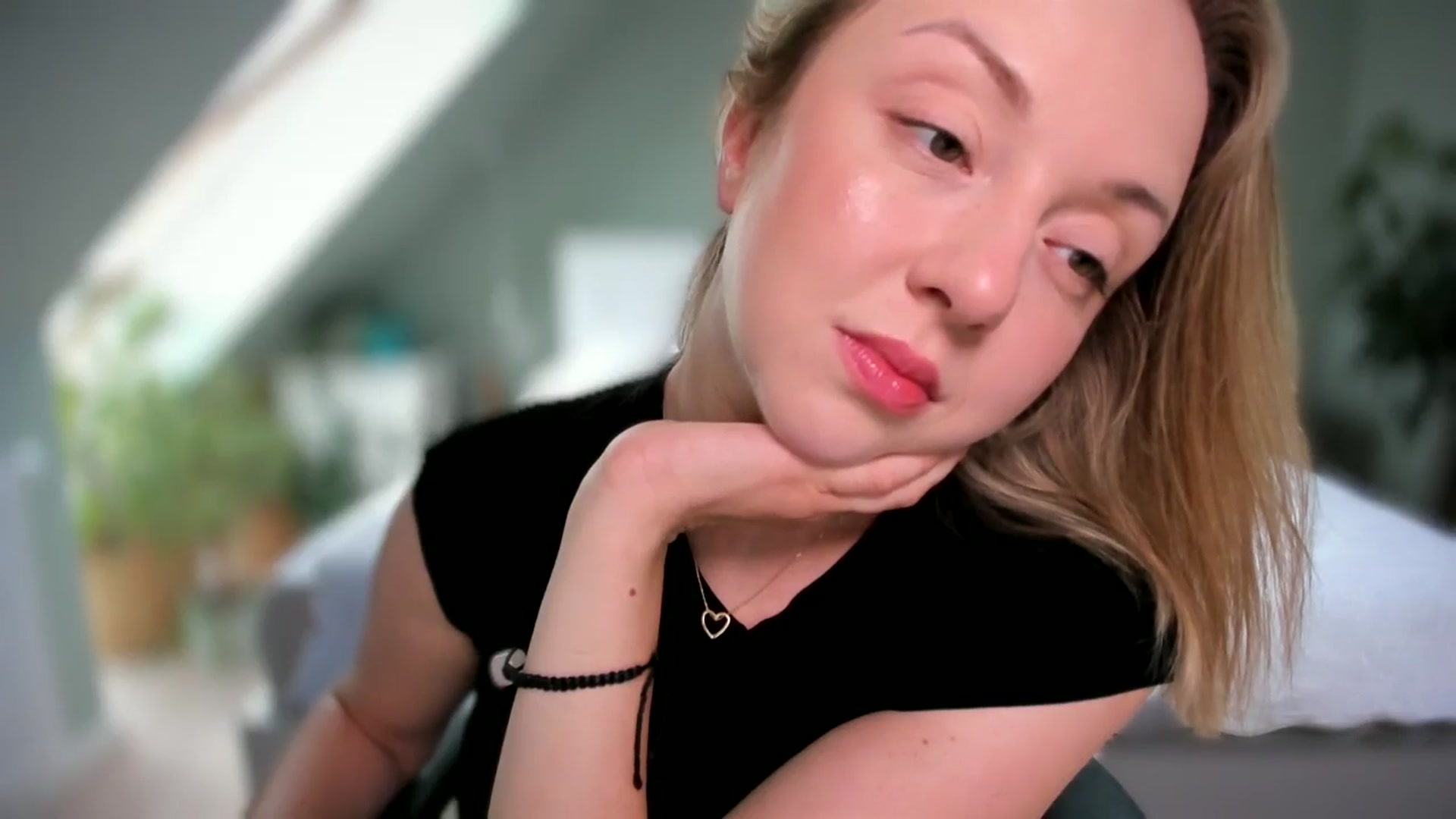 Gallery image thumbnail from AliceSmiley's myfreecams stream on, 06/14/2024, 11:15 image 13 of 20