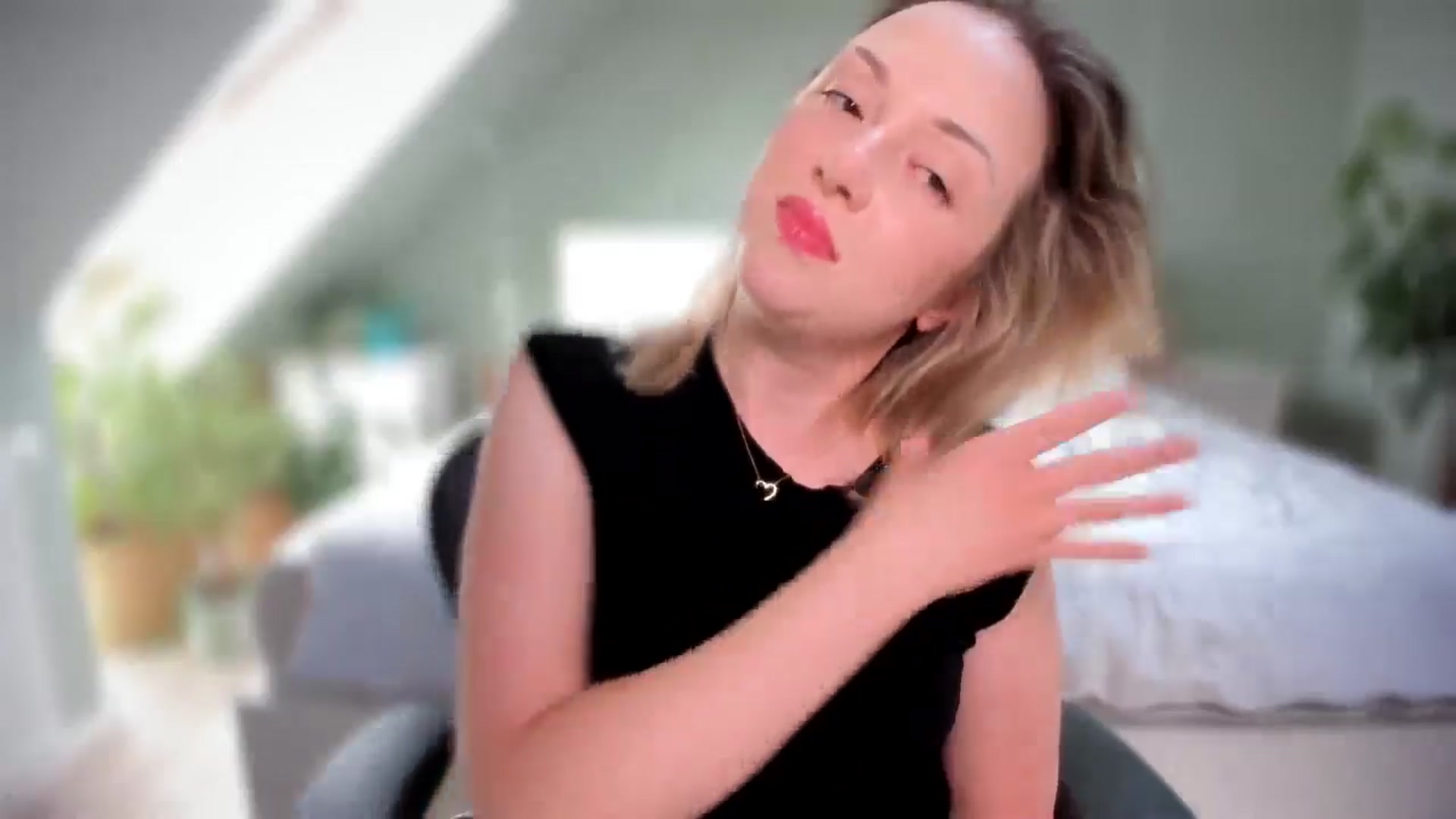 Gallery image thumbnail from AliceSmiley's myfreecams stream on, 06/14/2024, 11:15 image 5 of 20
