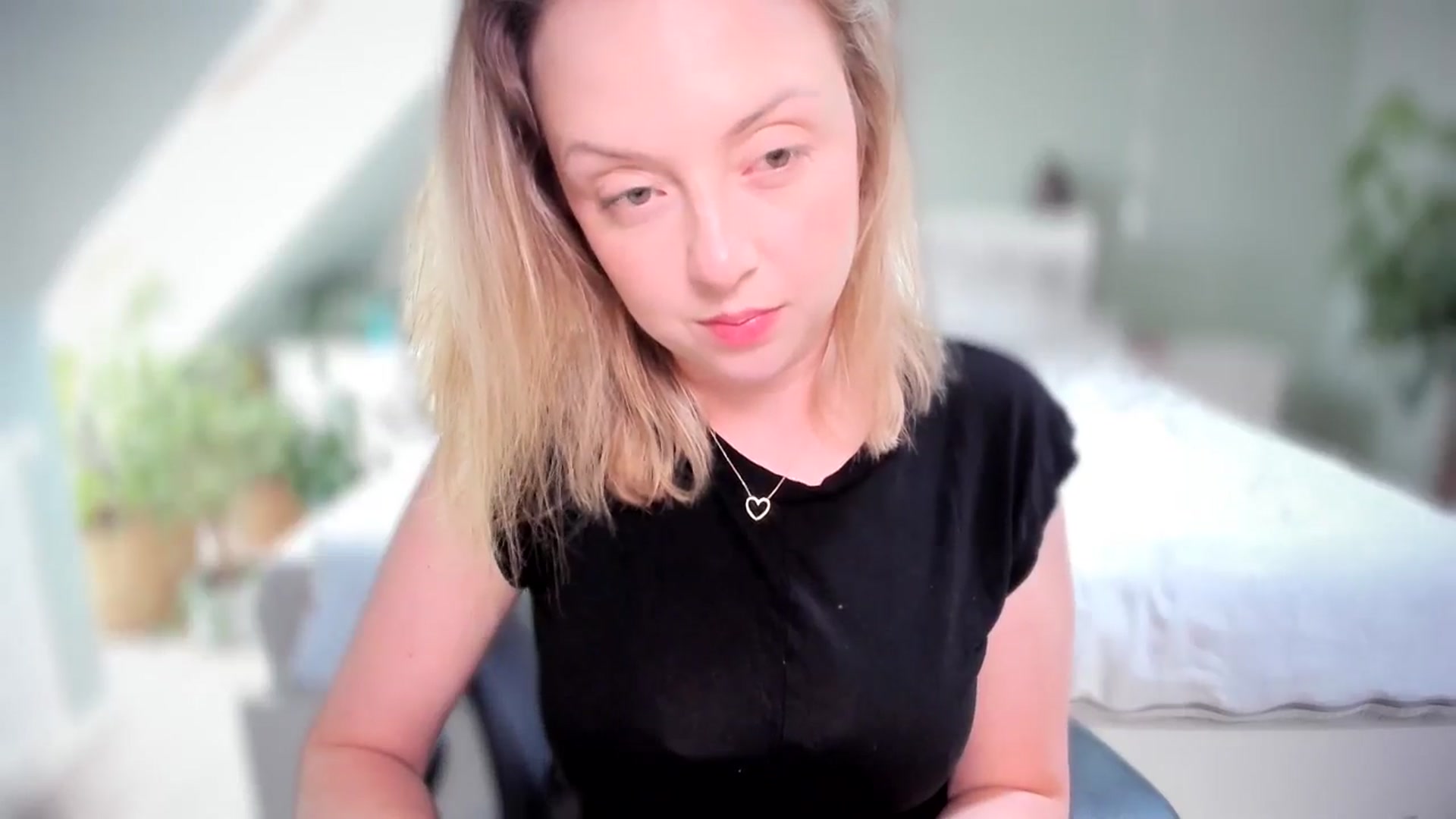 Gallery image thumbnail from AliceSmiley's myfreecams stream on, 06/14/2024, 12:31 image 4 of 20