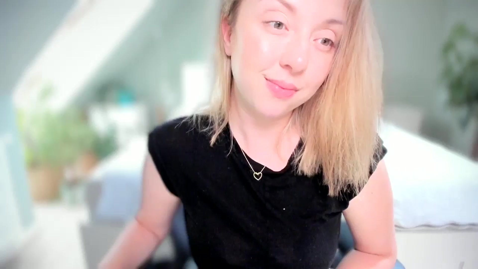 Gallery image thumbnail from AliceSmiley's myfreecams stream on, 06/14/2024, 12:31 image 19 of 20
