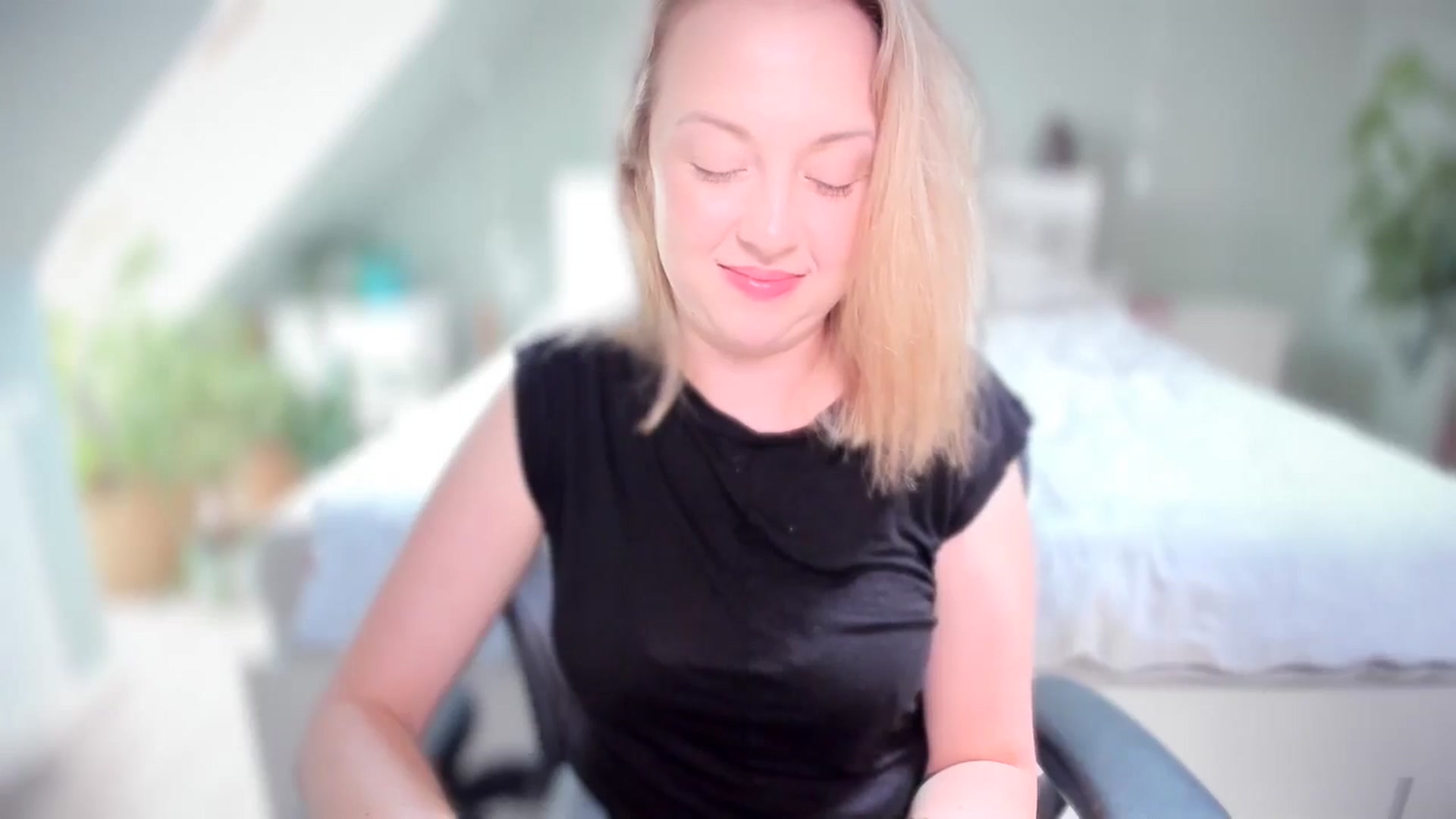 Gallery image thumbnail from AliceSmiley's myfreecams stream on, 06/14/2024, 12:31 image 11 of 20