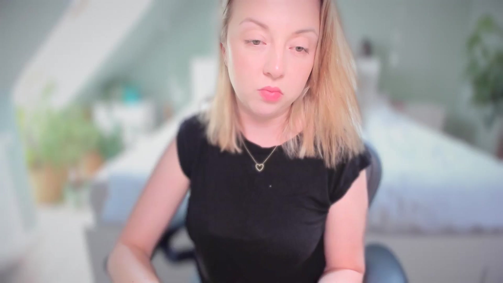 Gallery image thumbnail from AliceSmiley's myfreecams stream on, 06/14/2024, 12:31 image 1 of 20