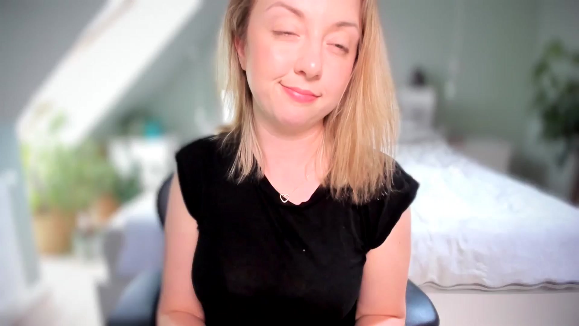 Gallery image thumbnail from AliceSmiley's myfreecams stream on, 06/14/2024, 12:31 image 7 of 20
