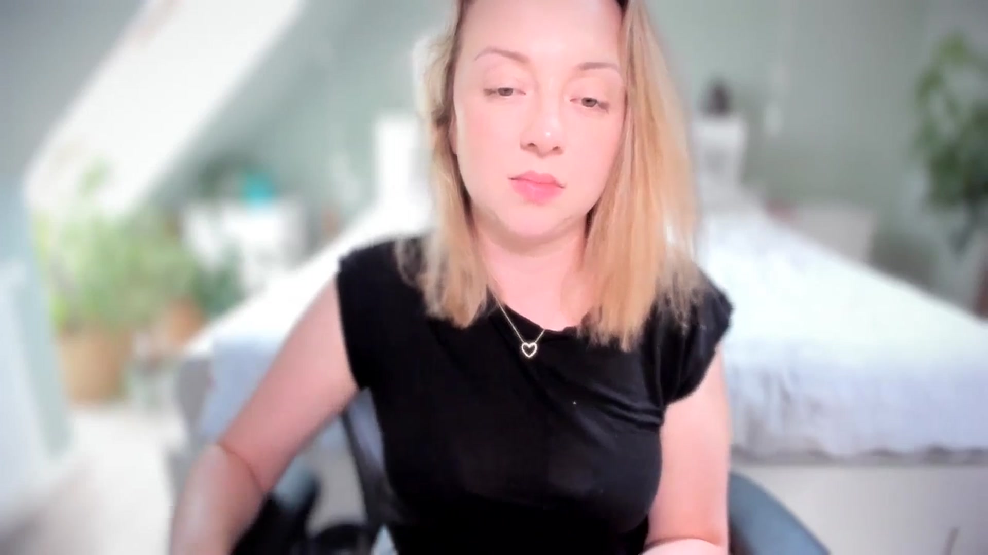 Gallery image thumbnail from AliceSmiley's myfreecams stream on, 06/14/2024, 12:31 image 14 of 20