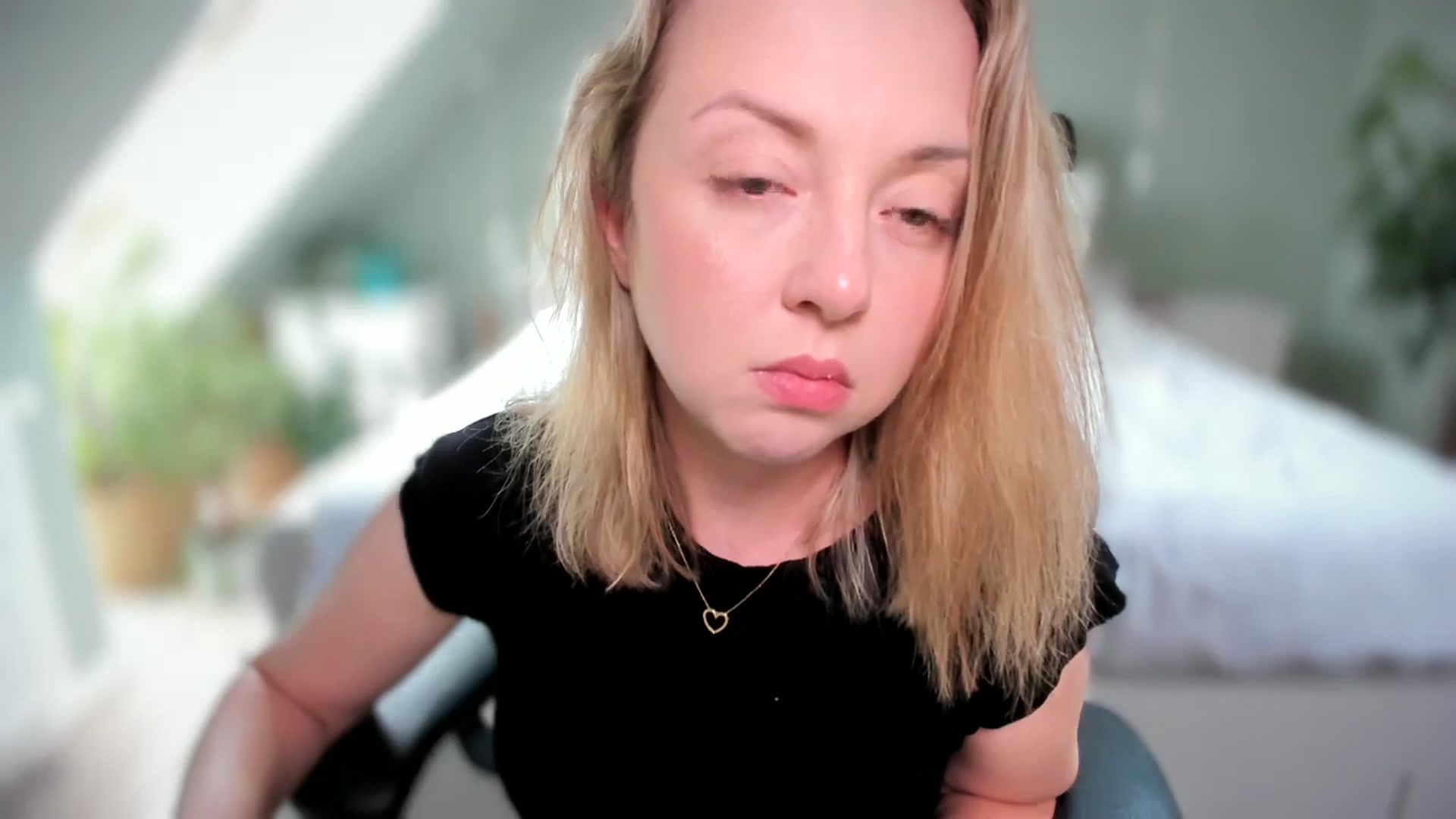 Gallery image thumbnail from AliceSmiley's myfreecams stream on, 06/14/2024, 12:31 image 2 of 20