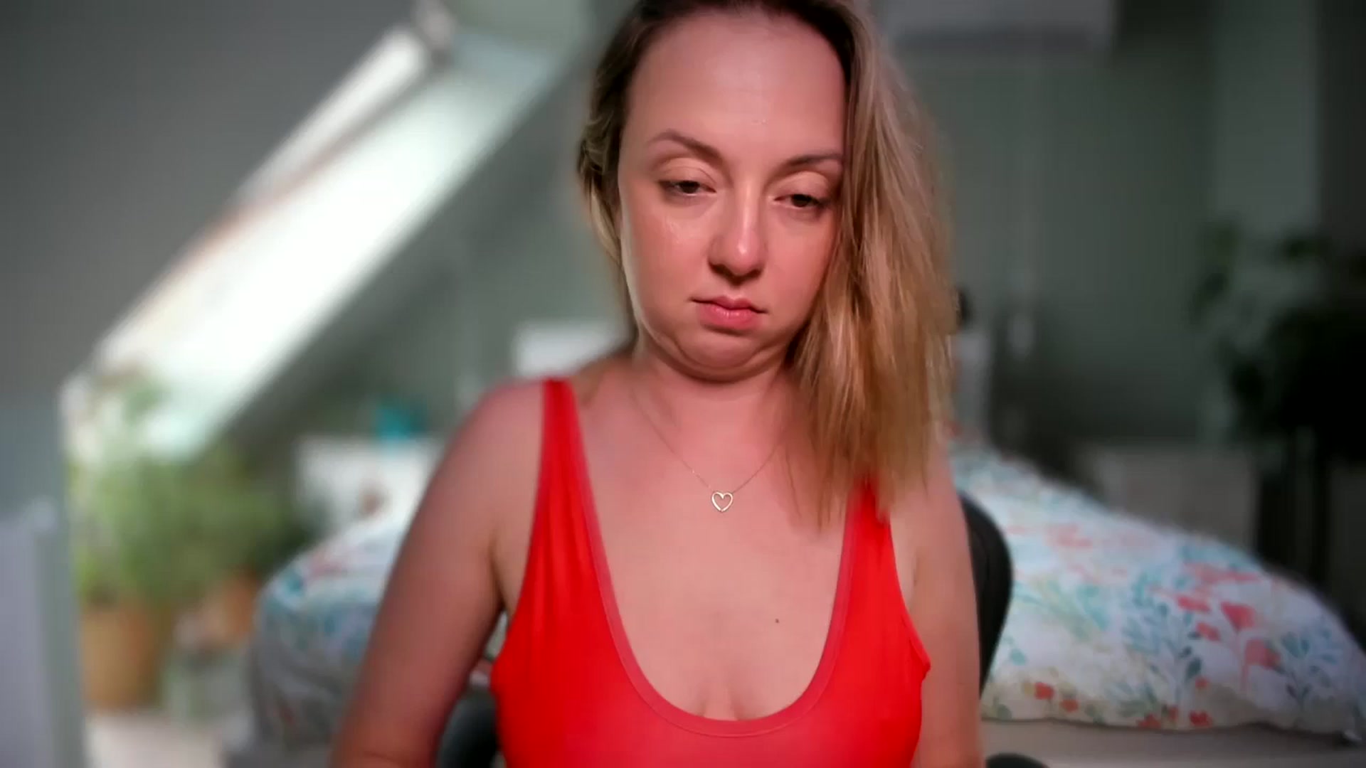 Gallery image thumbnail from AliceSmiley's myfreecams stream on, 06/20/2024, 10:31 image 1 of 20