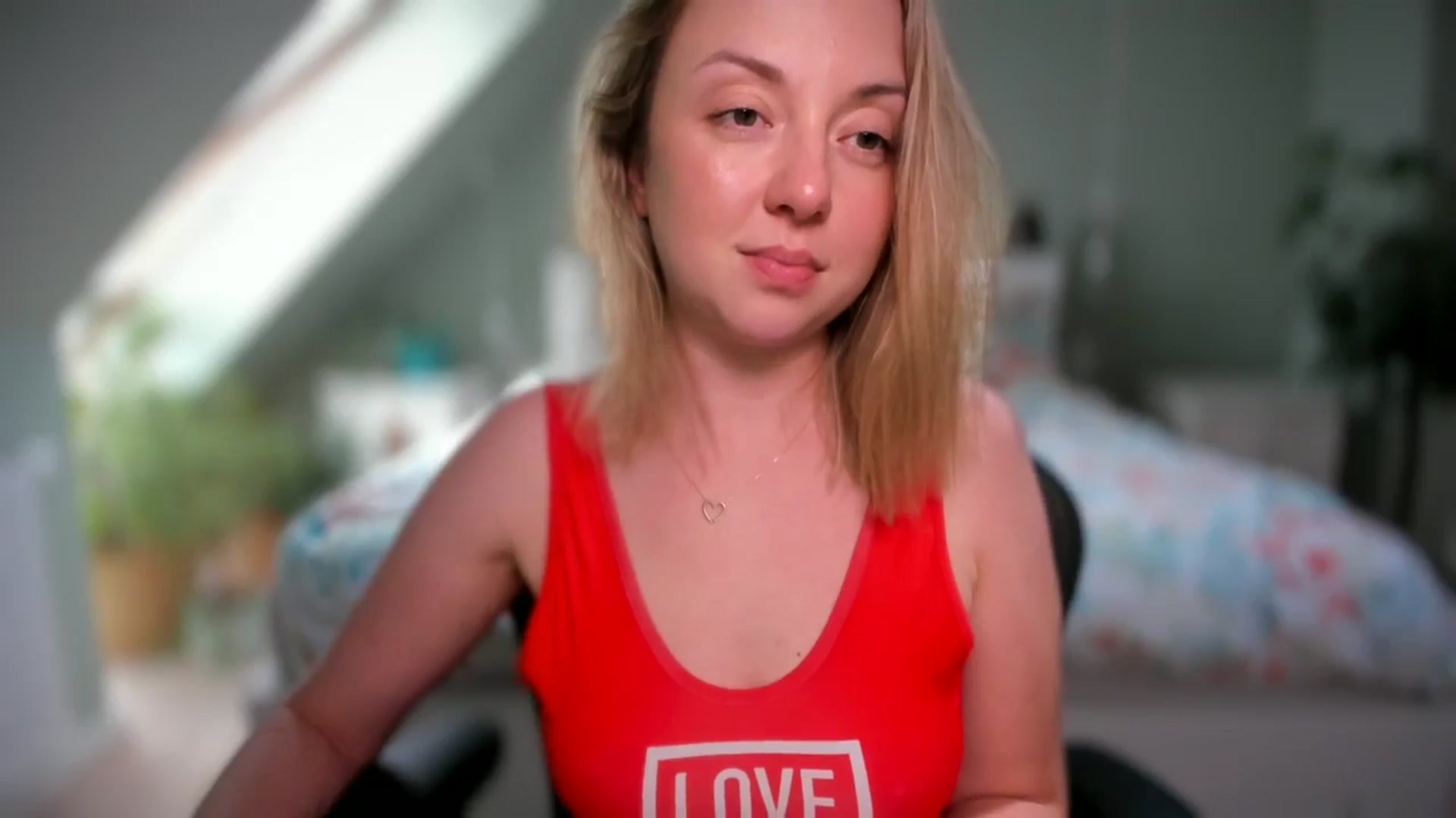 Gallery image thumbnail from AliceSmiley's myfreecams stream on, 06/20/2024, 10:31 image 18 of 20