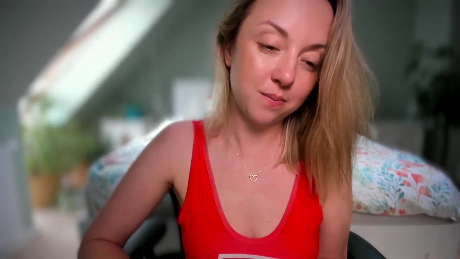 Gallery image thumbnail from AliceSmiley's myfreecams stream on, 06/20/2024, 10:31 image 14 of 20