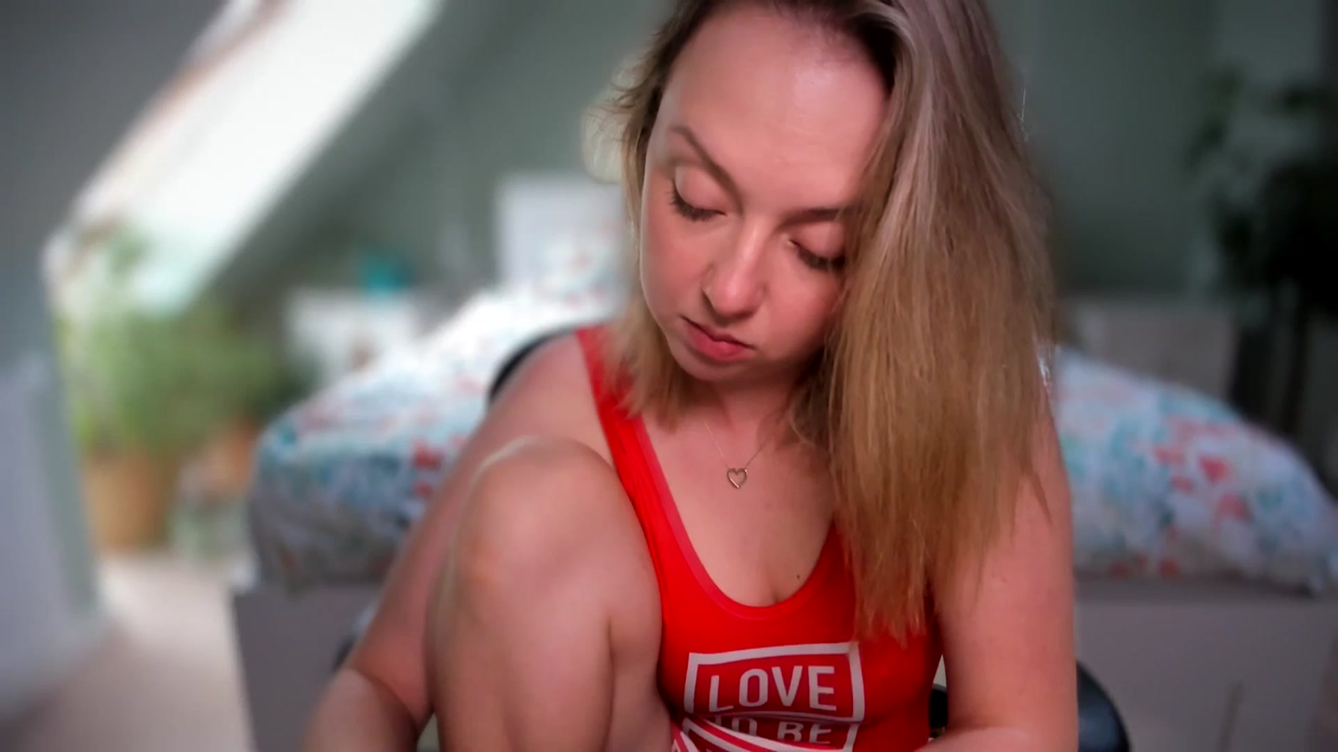 Gallery image thumbnail from AliceSmiley's myfreecams stream on, 06/20/2024, 10:31 image 10 of 20