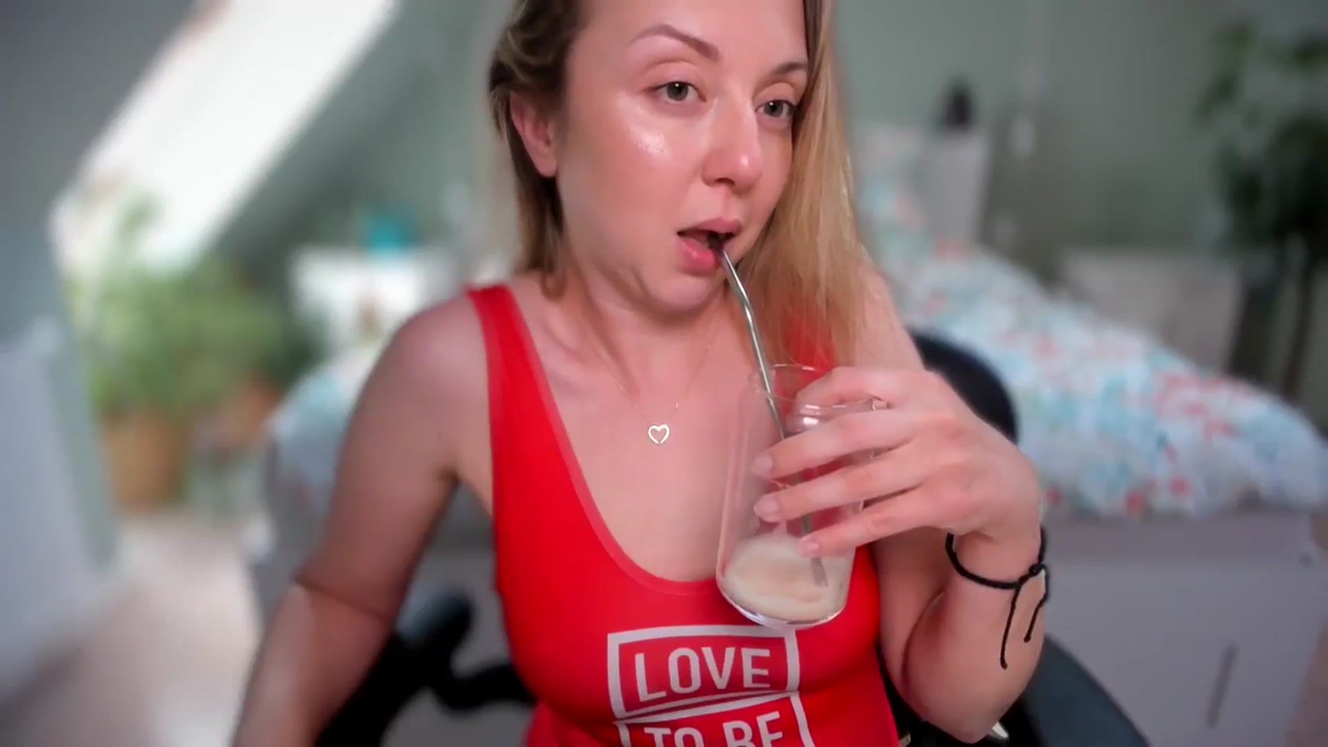 Gallery image thumbnail from AliceSmiley's myfreecams stream on, 06/20/2024, 12:15 image 10 of 20