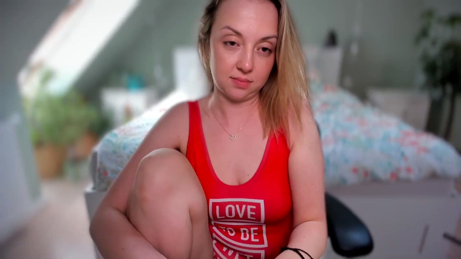 Gallery image thumbnail from AliceSmiley's myfreecams stream on, 06/20/2024, 12:15 image 4 of 20