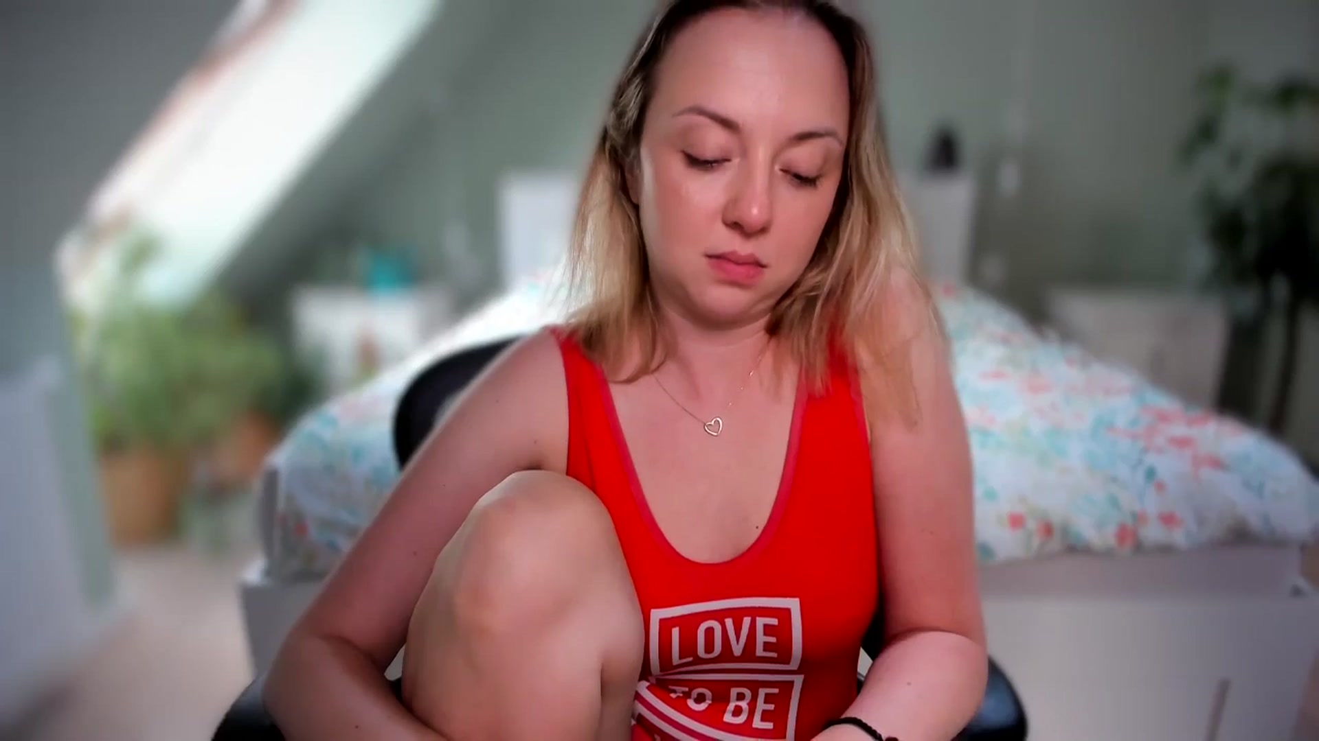 Gallery image thumbnail from AliceSmiley's myfreecams stream on, 06/20/2024, 12:15 image 13 of 20