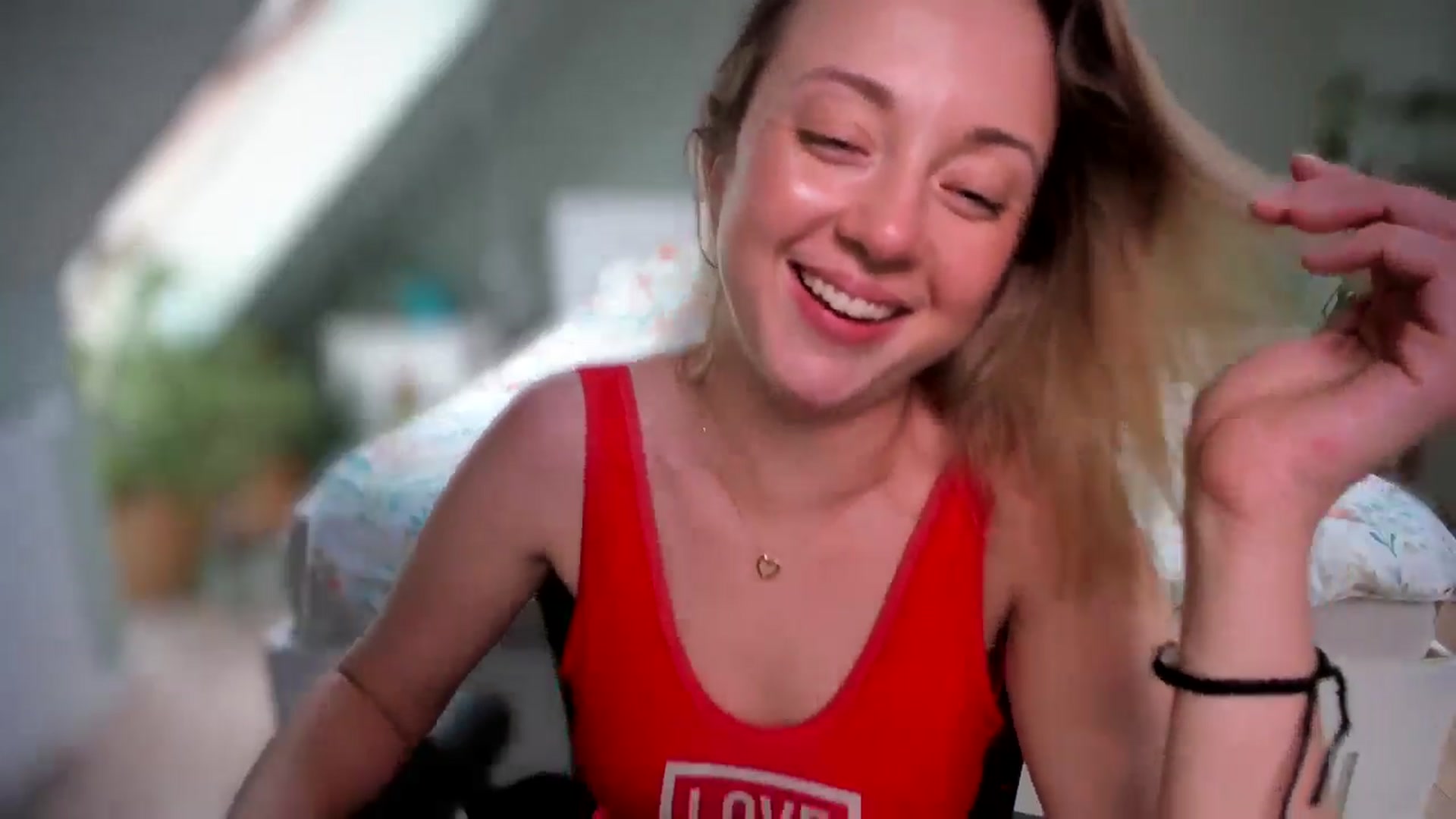 Gallery image thumbnail from AliceSmiley's myfreecams stream on, 06/20/2024, 12:15 image 11 of 20