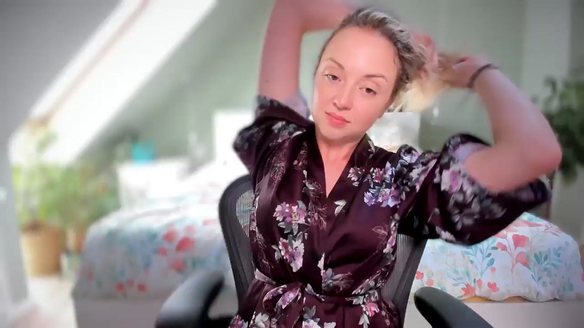 Gallery image thumbnail from AliceSmiley's myfreecams stream on, 07/23/2024, 11:11 image 1 of 20