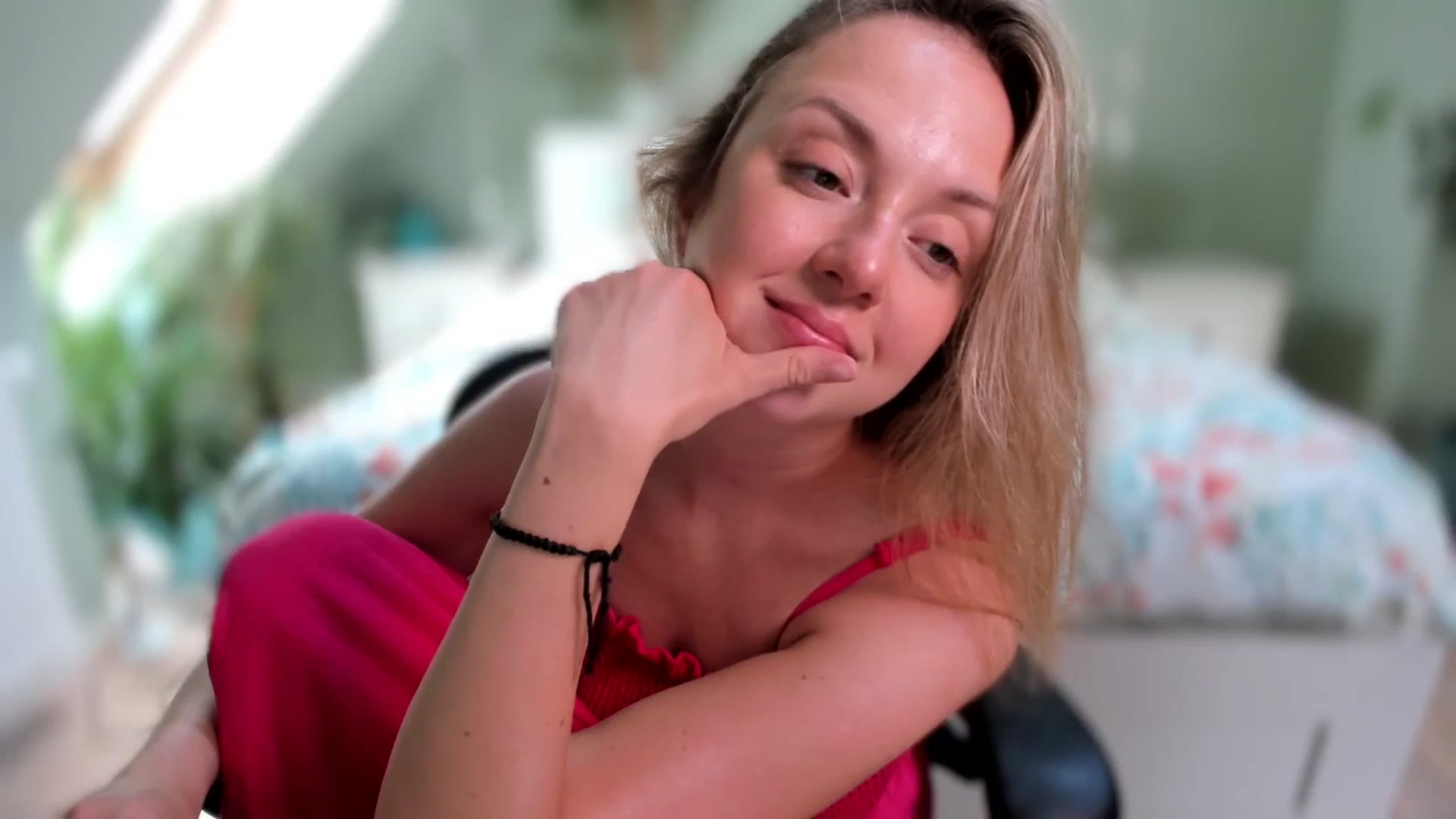 Gallery image thumbnail from AliceSmiley's myfreecams stream on, 08/30/2024, 12:10 image 6 of 20