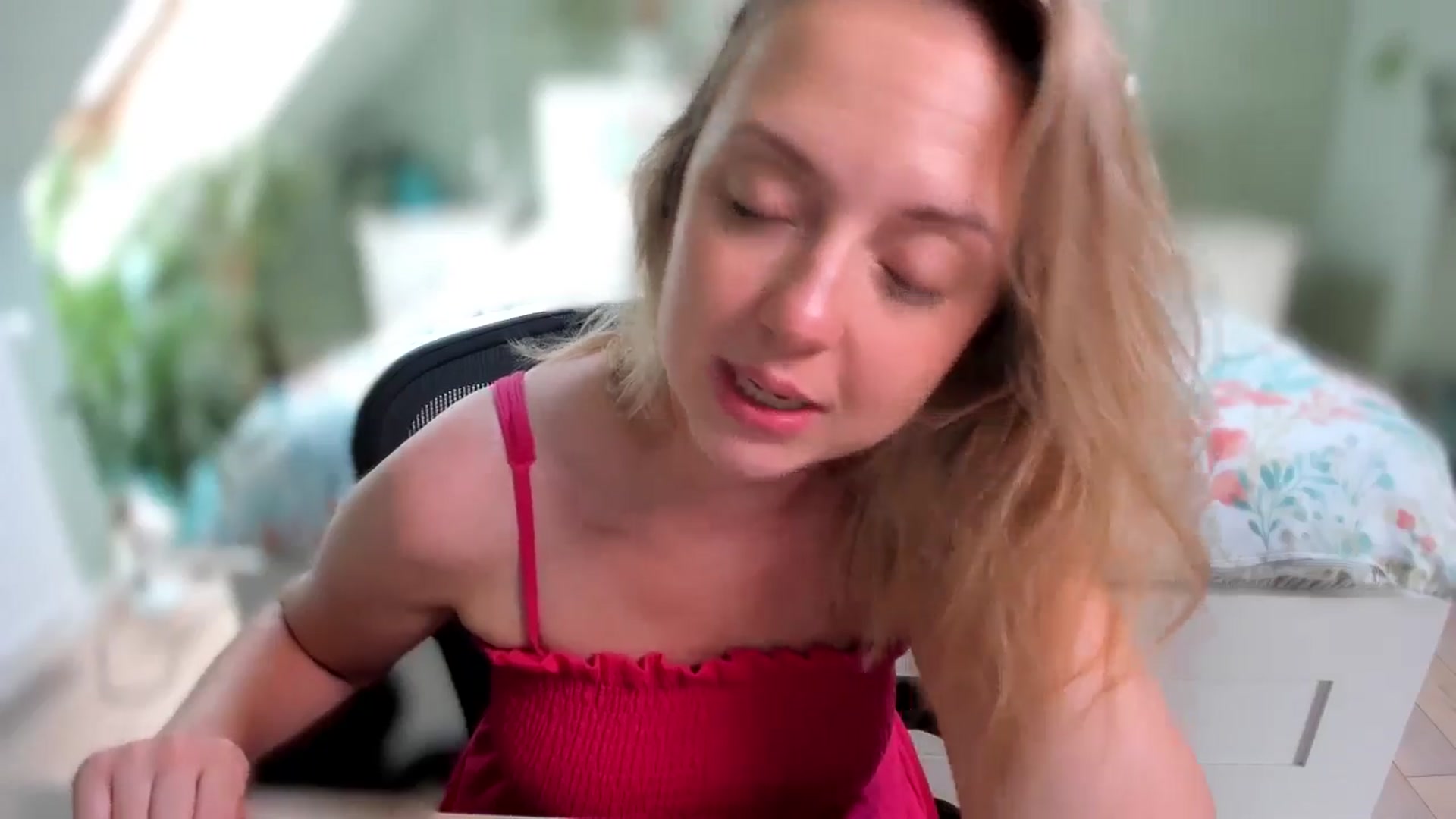 Gallery image thumbnail from AliceSmiley's myfreecams stream on, 08/30/2024, 12:10 image 12 of 20