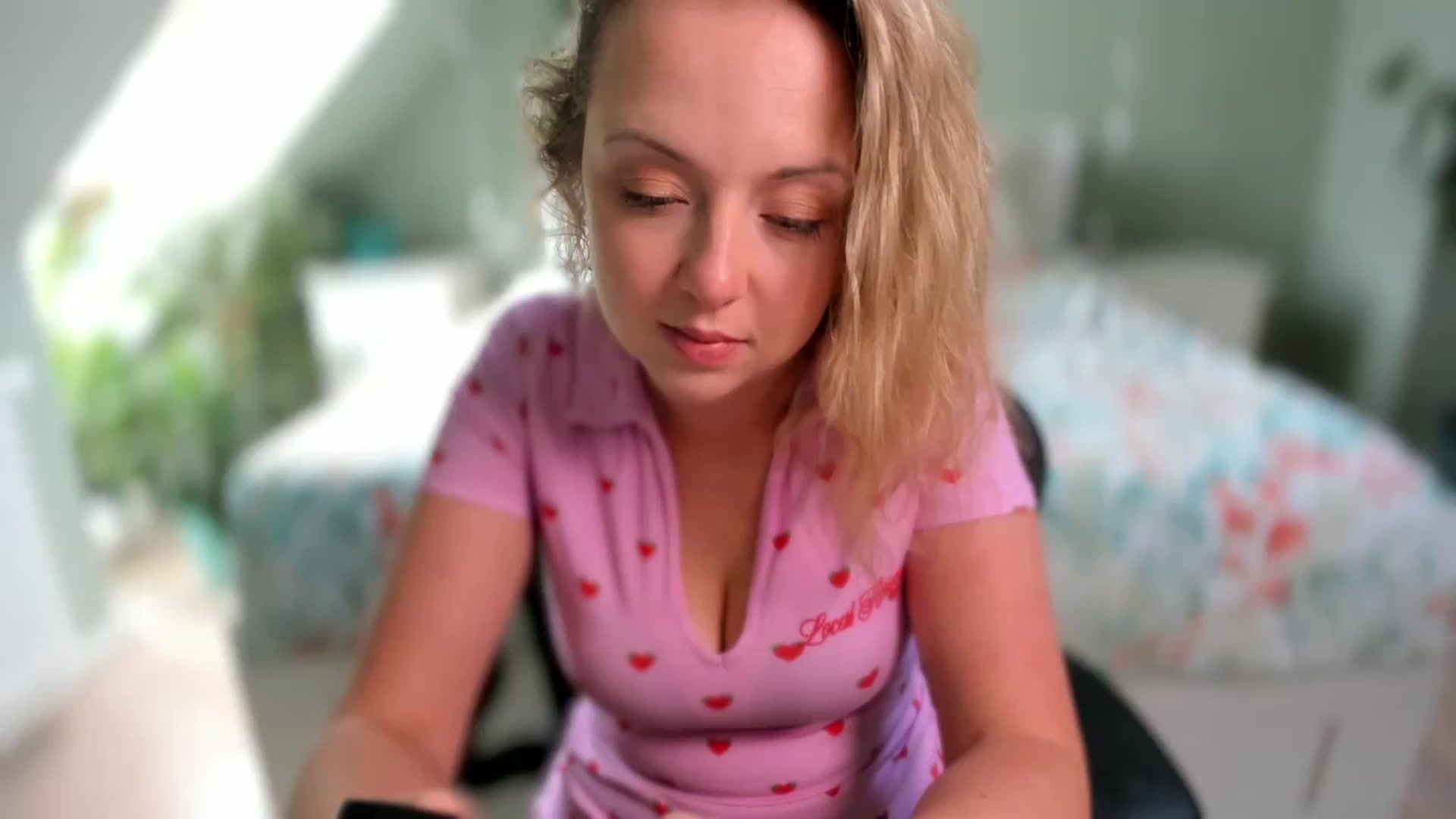 Gallery image thumbnail from AliceSmiley's myfreecams stream on, 09/26/2024, 10:10 image 17 of 20
