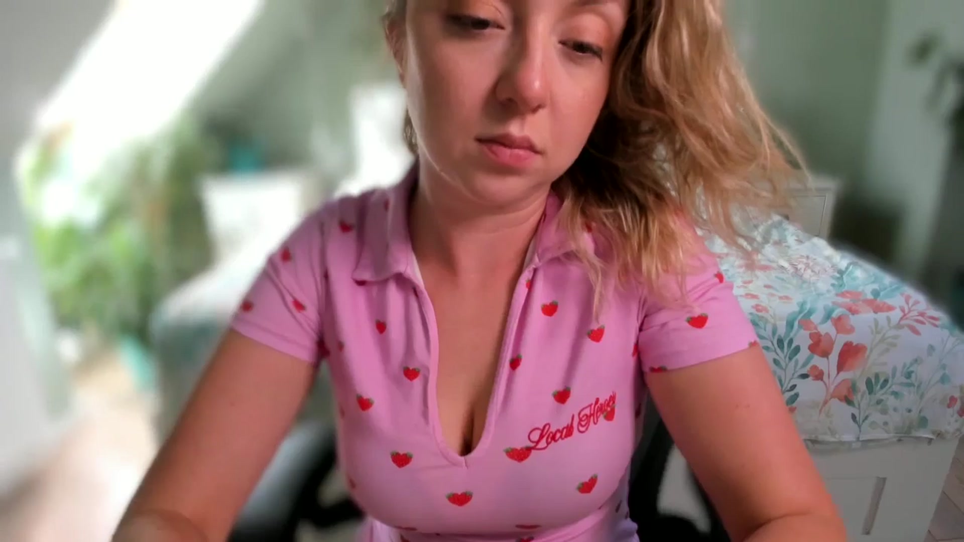 Gallery image thumbnail from AliceSmiley's myfreecams stream on, 09/26/2024, 10:40 image 19 of 20