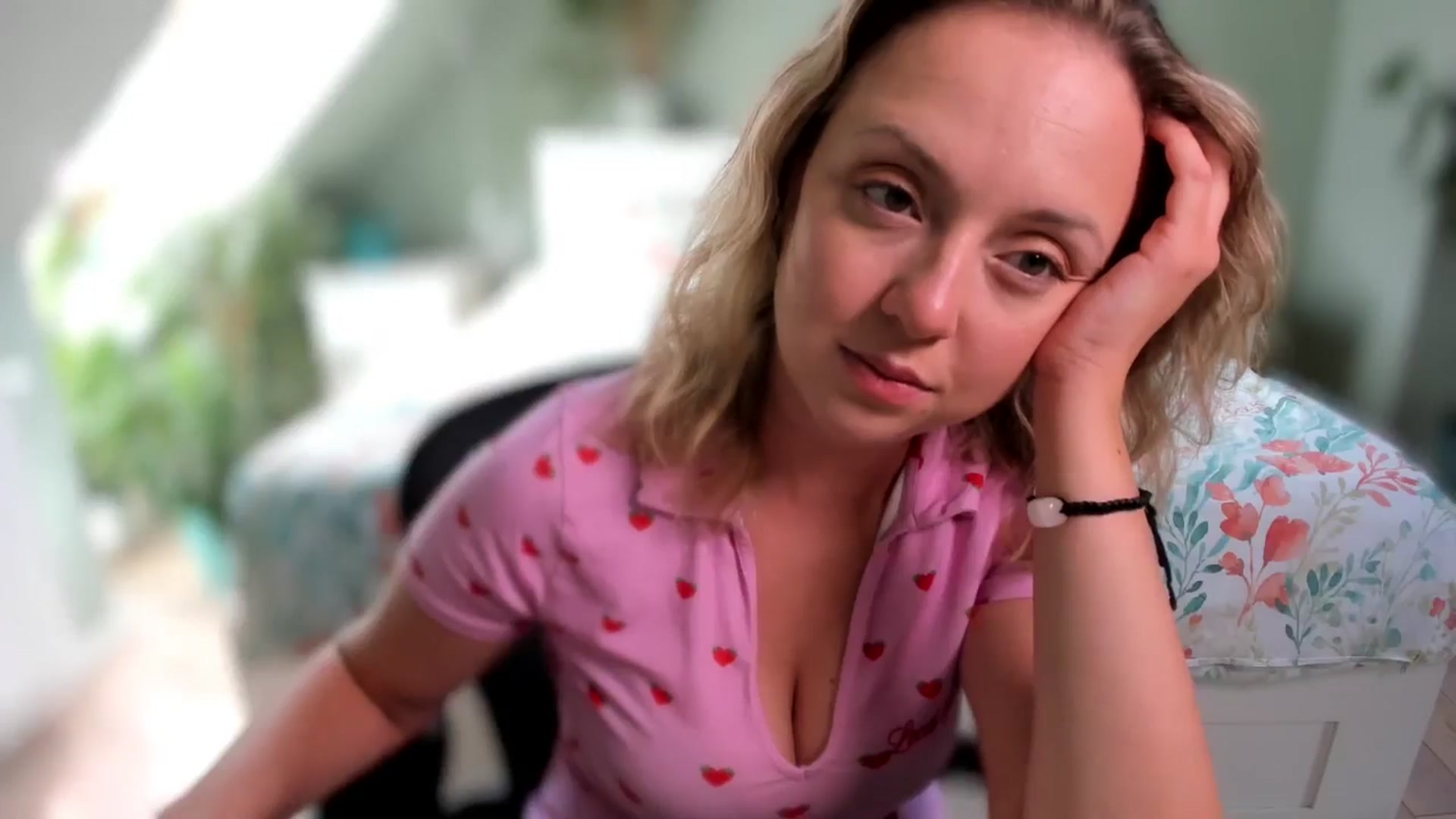 Gallery image thumbnail from AliceSmiley's myfreecams stream on, 09/26/2024, 10:40 image 10 of 20