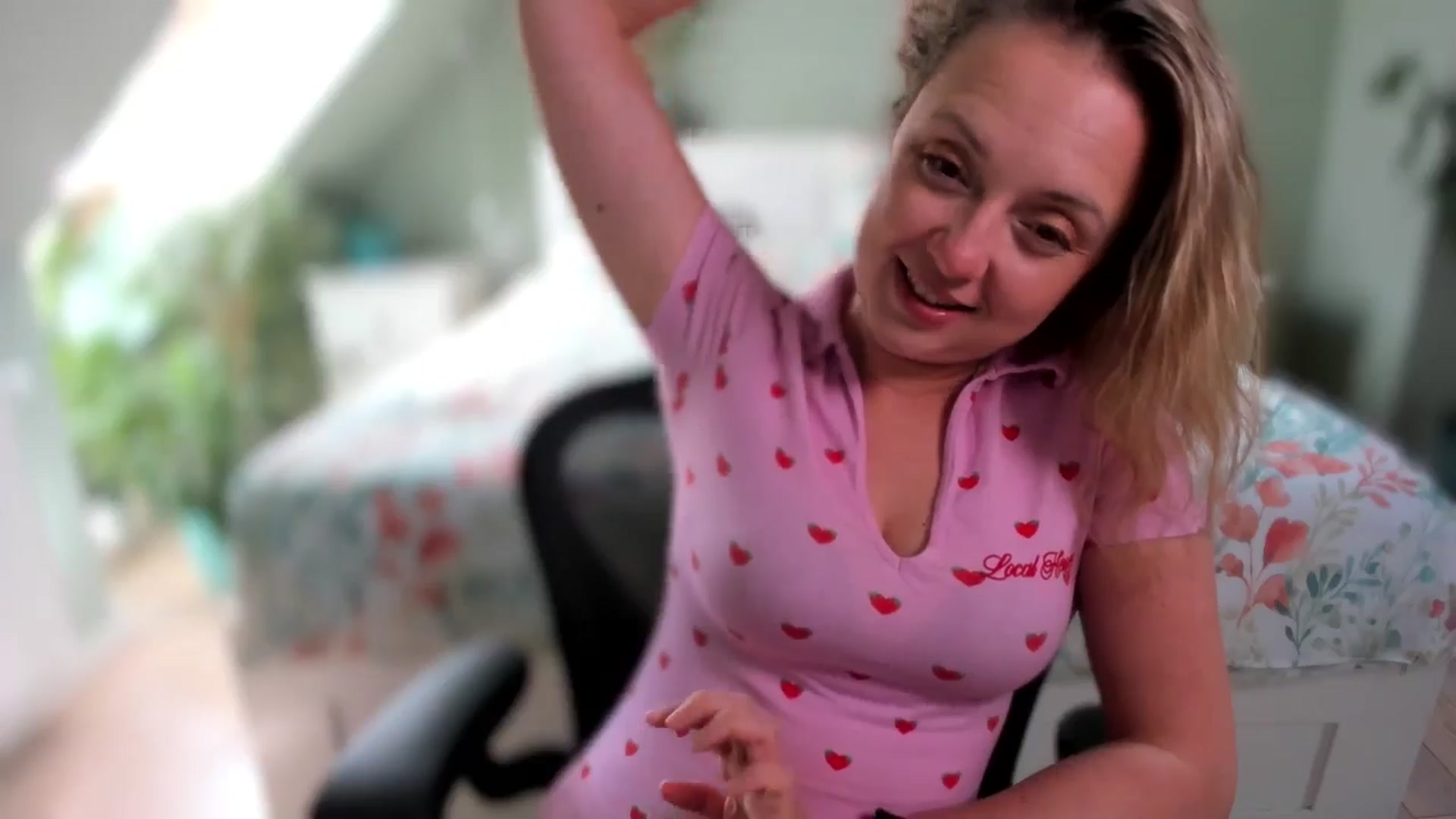 Gallery image thumbnail from AliceSmiley's myfreecams stream on, 09/26/2024, 10:40 image 4 of 20