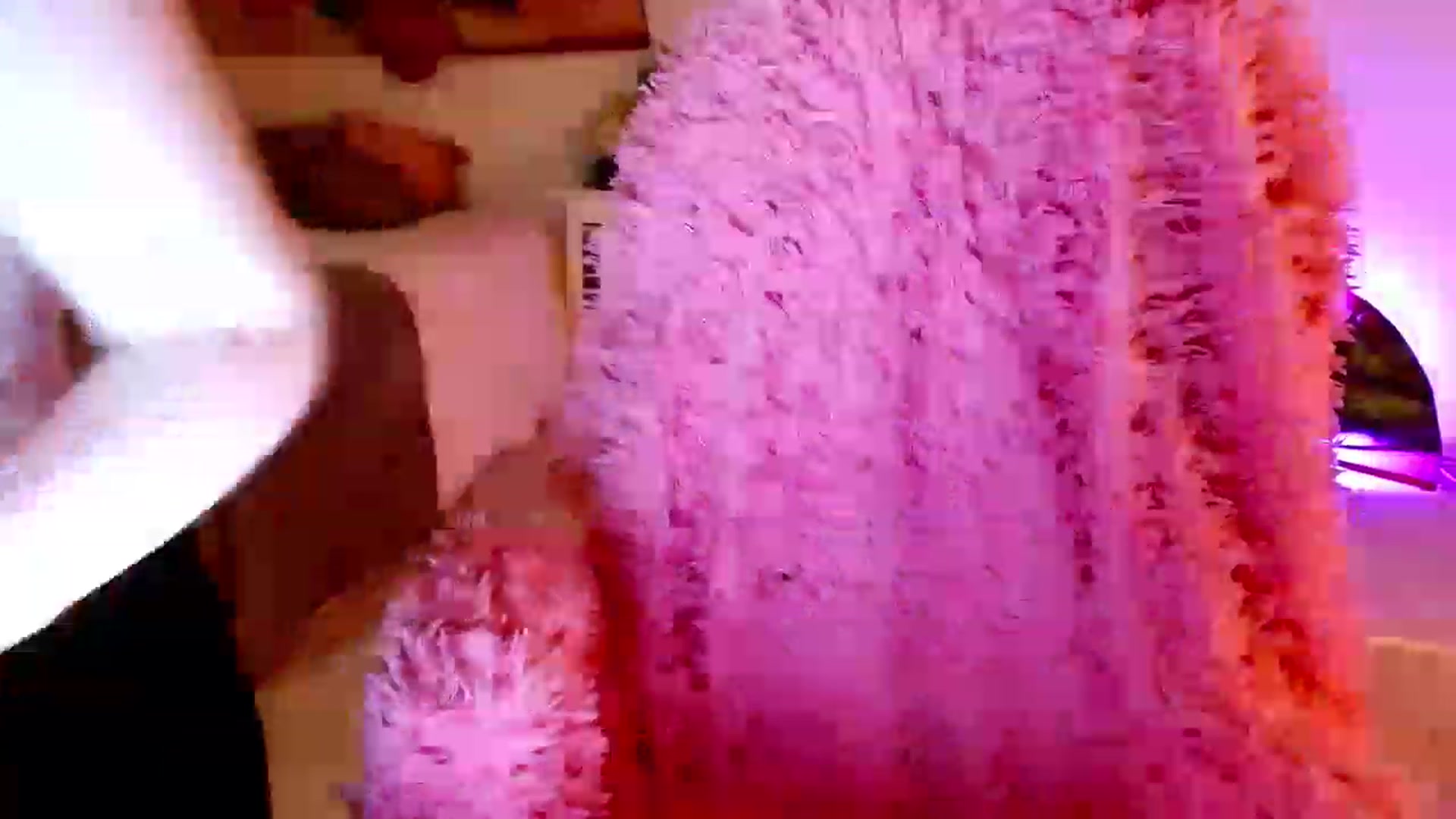 Gallery image thumbnail from AliceStarborn's myfreecams stream on, 04/22/2023, 14:23 image 18 of 20