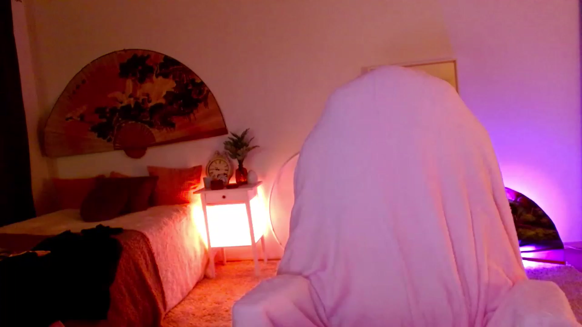 Gallery image thumbnail from AliceStarborn's myfreecams stream on, 04/23/2023, 15:20 image 12 of 20