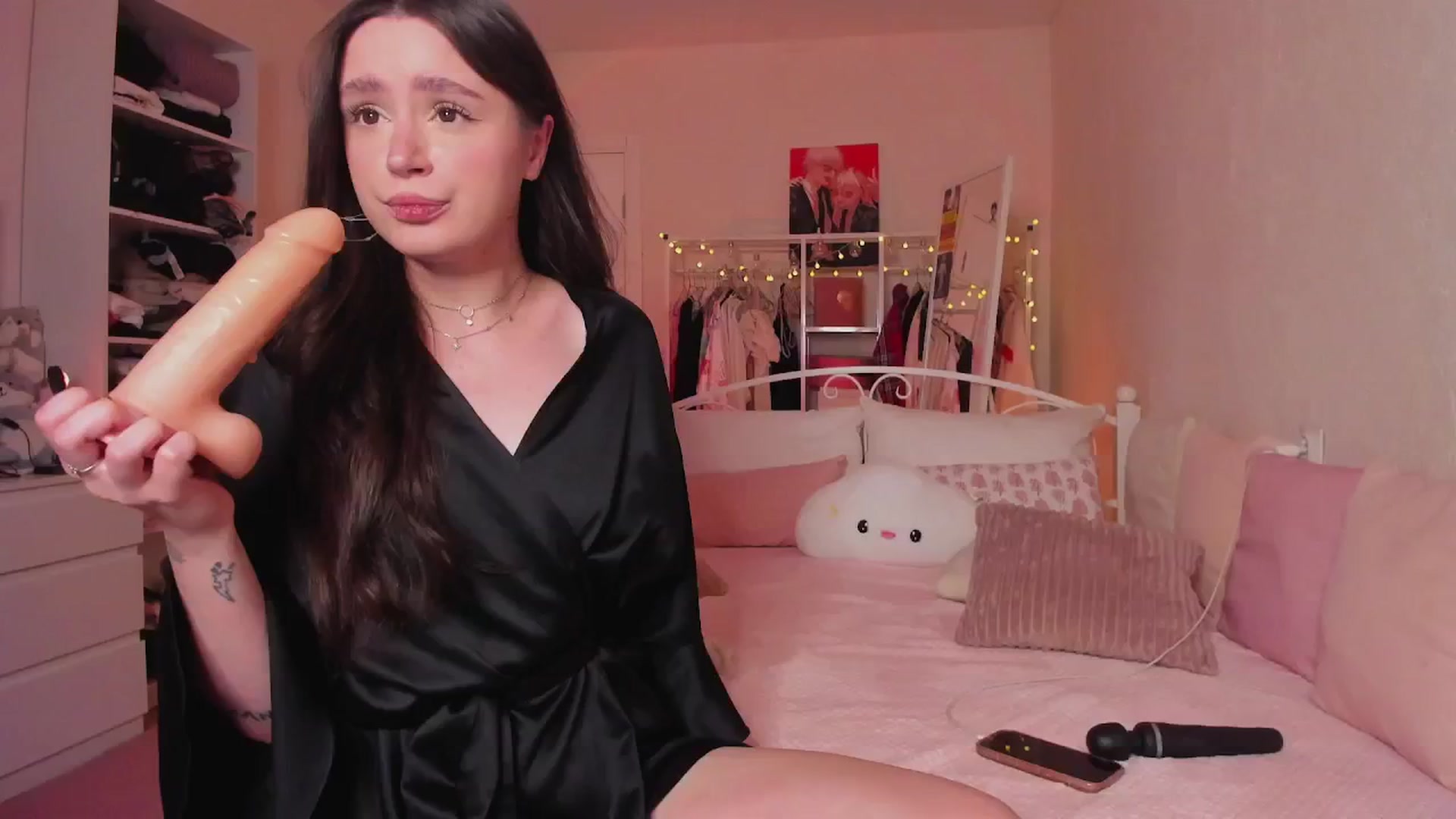 Gallery image thumbnail from AliceXsweeT's myfreecams stream on, 11/23/2024, 16:37 image 17 of 20