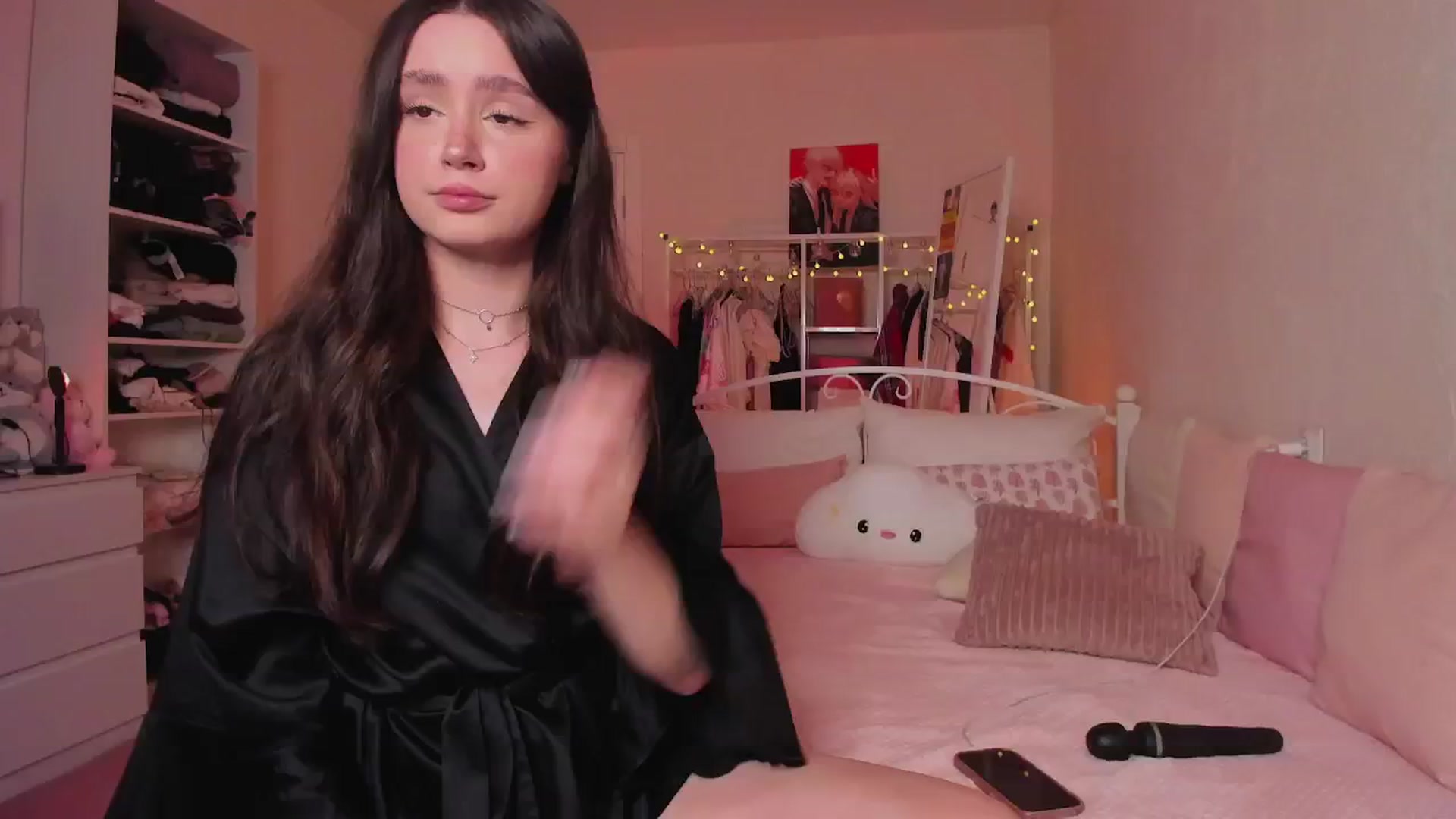 Gallery image thumbnail from AliceXsweeT's myfreecams stream on, 11/23/2024, 16:37 image 12 of 20