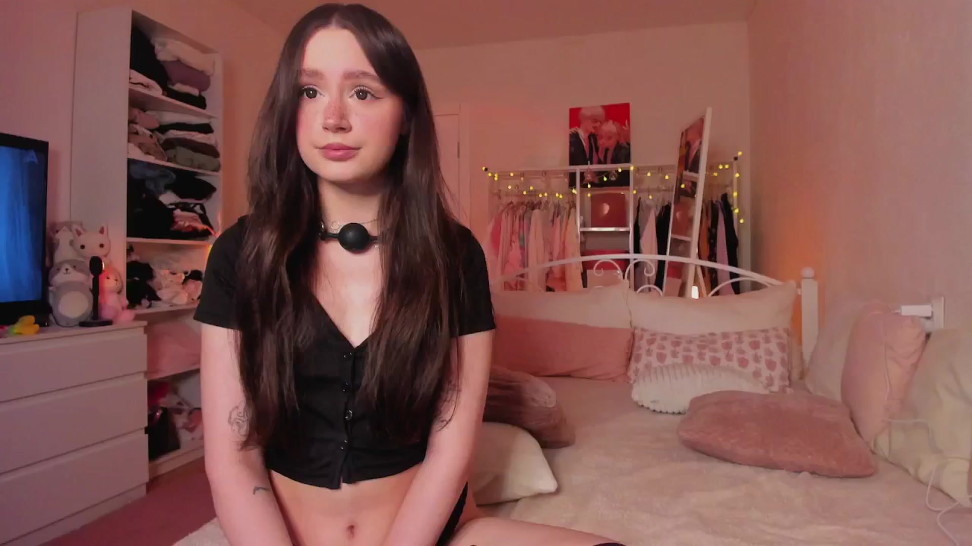 Gallery image thumbnail from AliceXsweeT's myfreecams stream on, 01/17/2025, 16:23 image 1 of 20