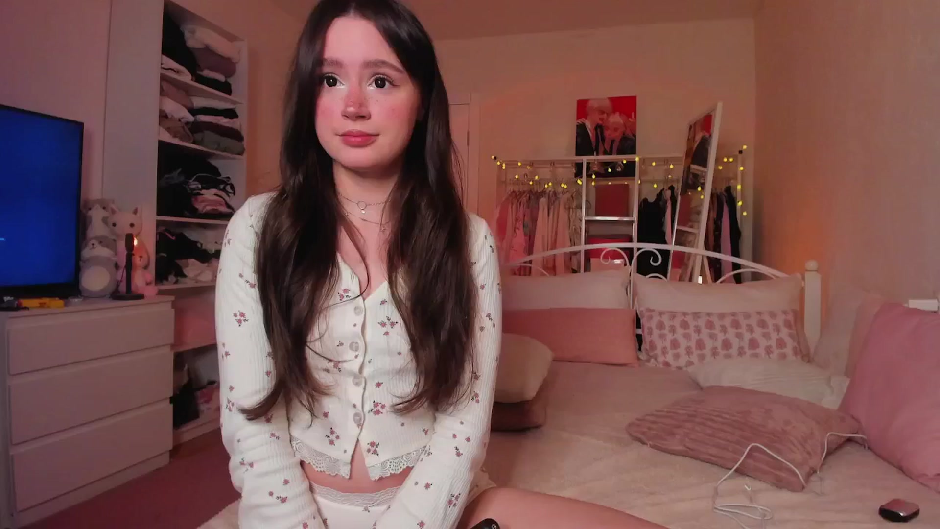 Gallery image thumbnail from AliceXsweeT's myfreecams stream on, 01/25/2025, 17:06 image 9 of 20