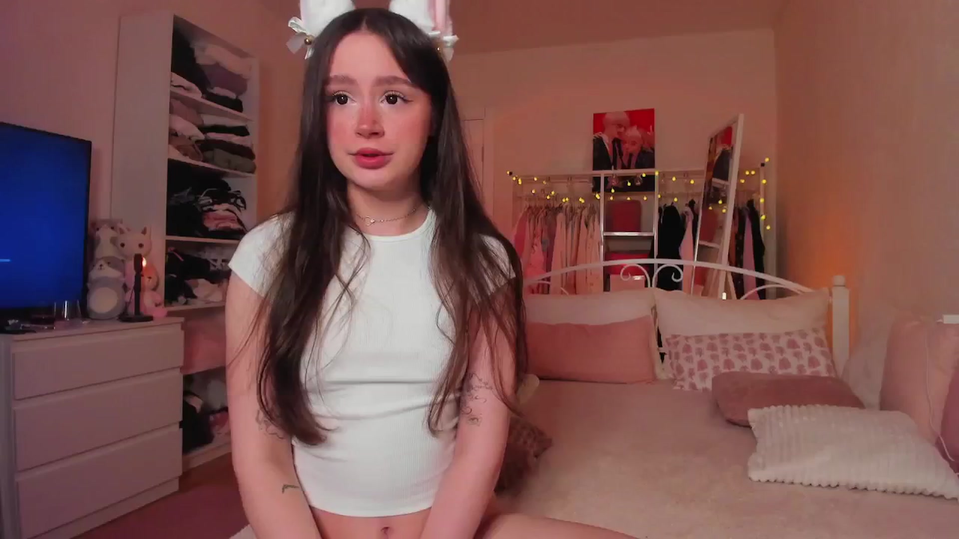 Gallery image thumbnail from AliceXsweeT's myfreecams stream on, 01/28/2025, 16:03 image 11 of 20