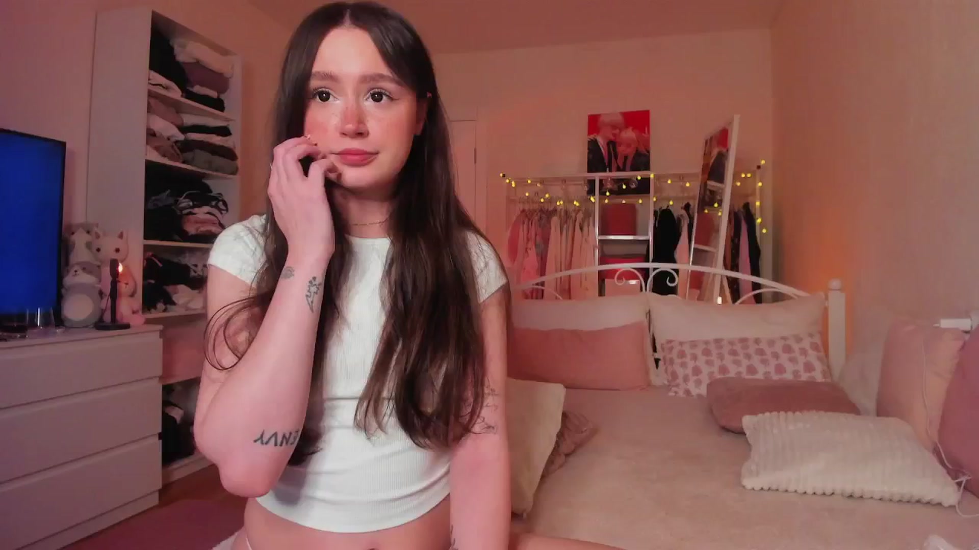 Gallery image thumbnail from AliceXsweeT's myfreecams stream on, 01/28/2025, 17:50 image 19 of 20
