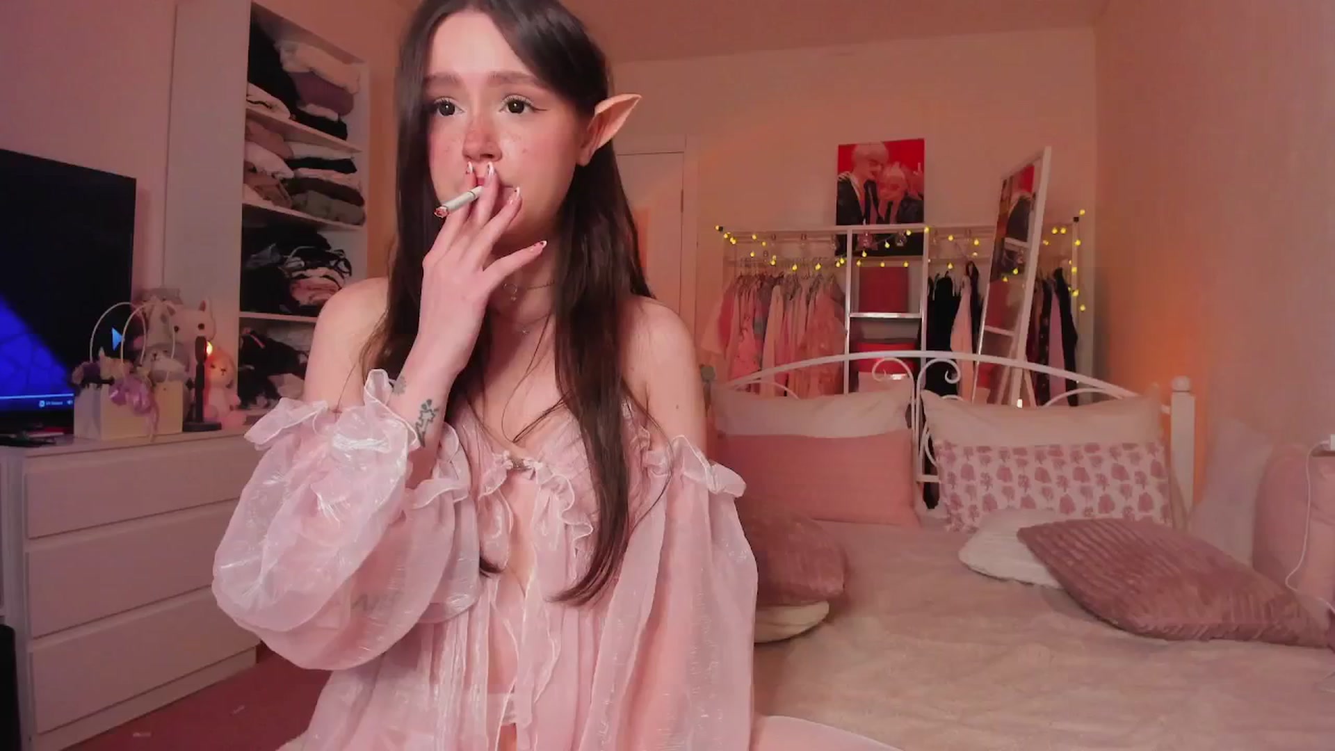 Gallery image thumbnail from AliceXsweeT's myfreecams stream on, 02/02/2025, 16:39 image 11 of 20