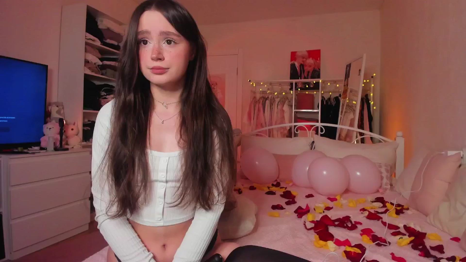 Gallery image thumbnail from AliceXsweeT's myfreecams stream on, 02/14/2025, 18:08 image 2 of 20