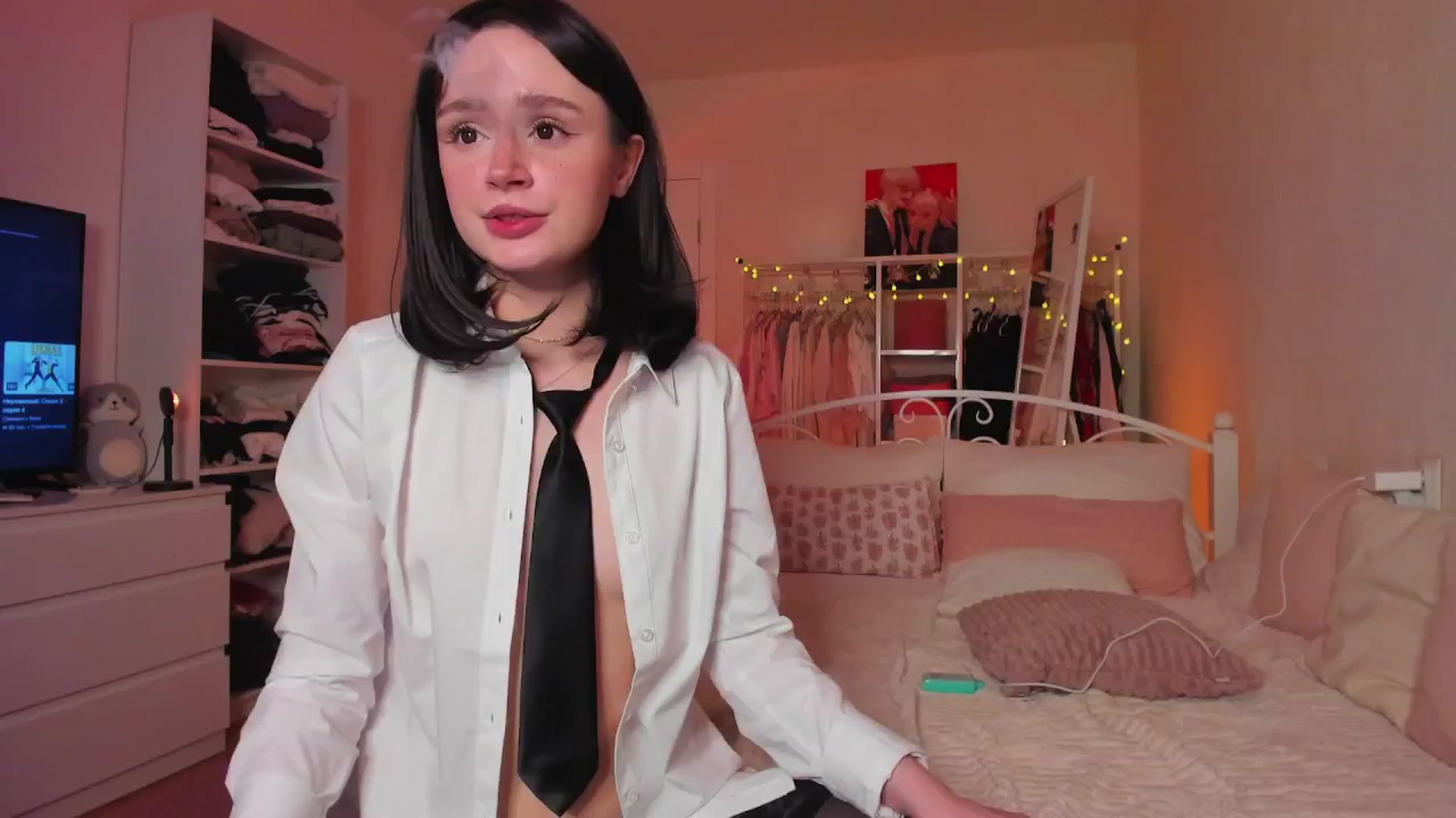 Gallery image thumbnail from AliceXsweeT's myfreecams stream on, 03/01/2025, 17:35 image 13 of 20