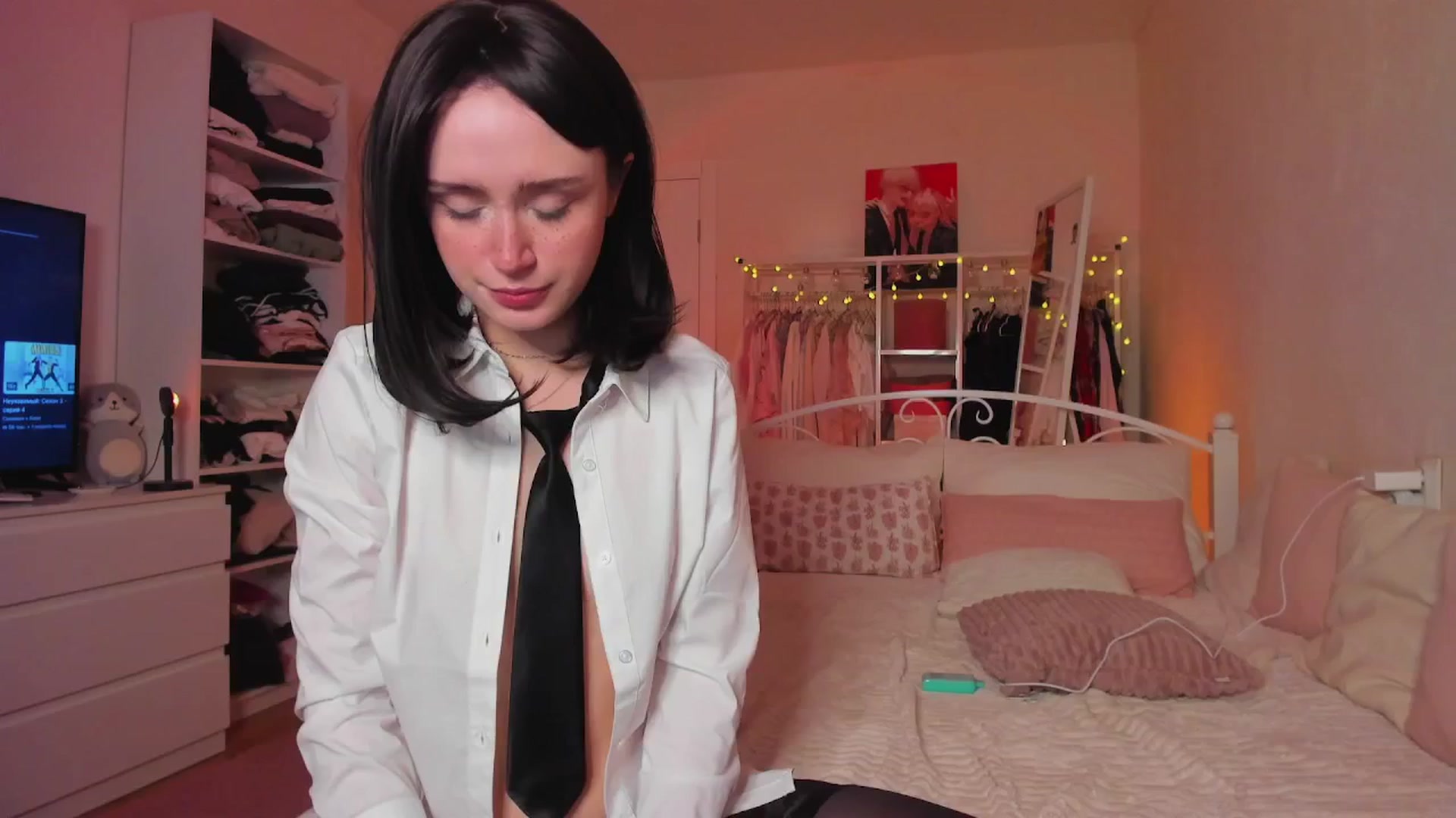Gallery image thumbnail from AliceXsweeT's myfreecams stream on, 03/01/2025, 17:35 image 14 of 20